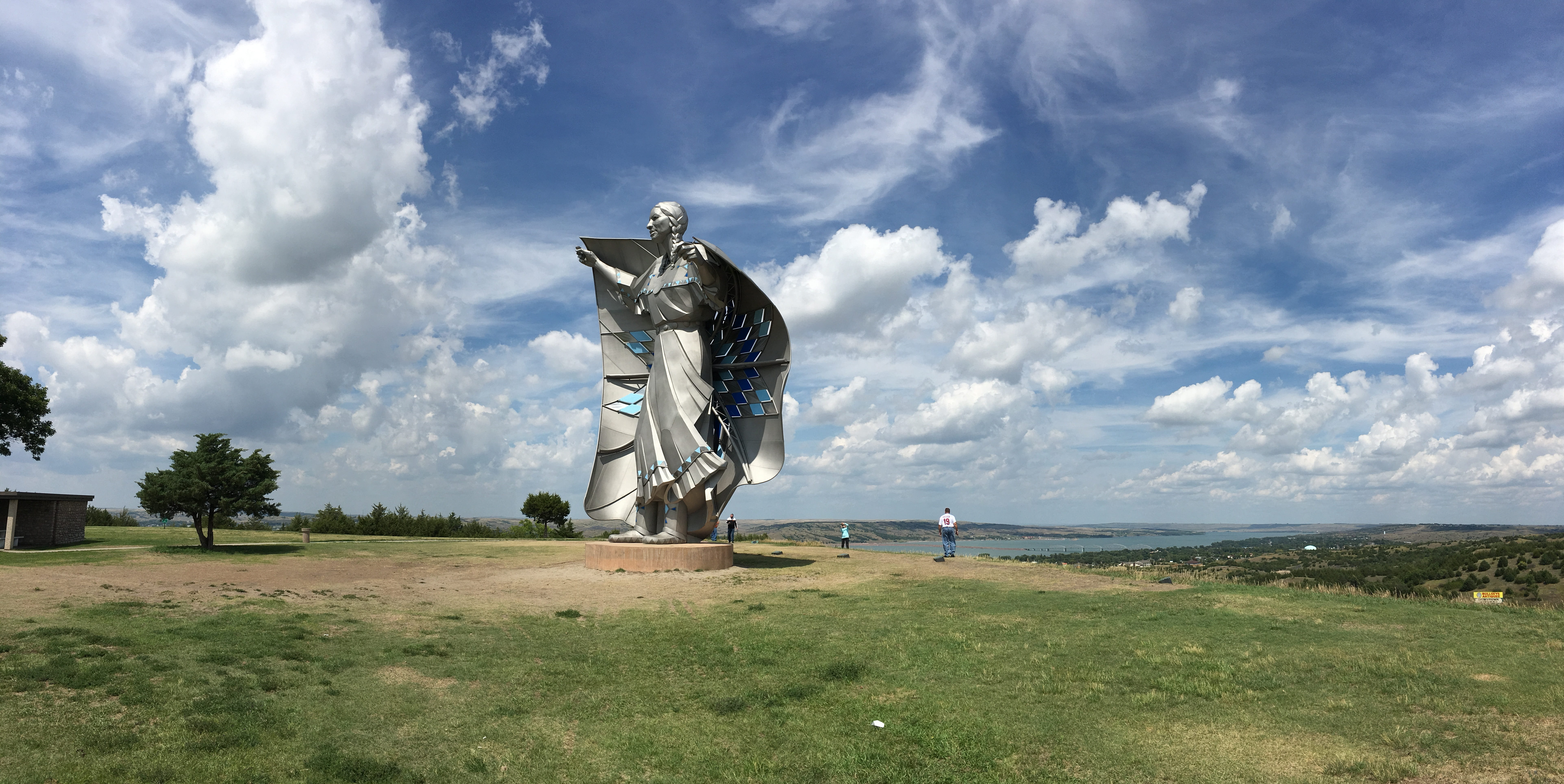 water, dignity, star quilt, outdoors, lakota, environment, nature, land, green color, activity, golf course, golf, monument, chamberlain, travel destinations, HD Wallpaper