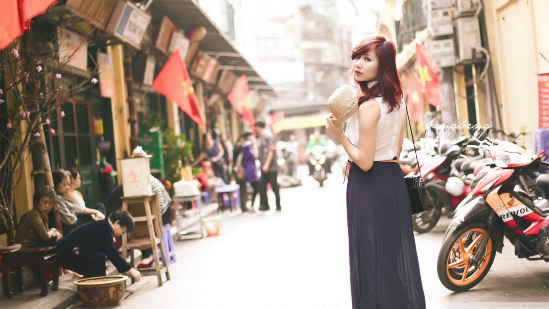 redhead, women, looking at viewer, standing, millinery, looking back, 1080P, Asian, HD Wallpaper