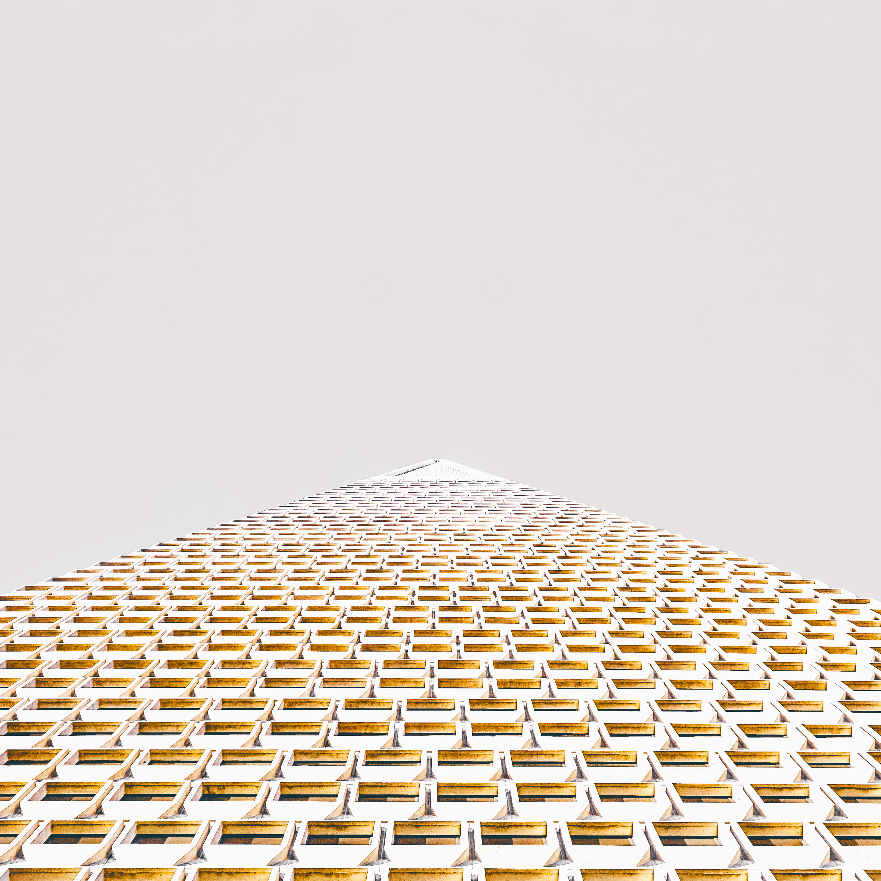 white, low angle view, nature, travel, no people, tower, californium, day, sky, low, city, travel destinations, skyscraper, yello, outdoors, in a row, san francisco, Phone HD Wallpaper