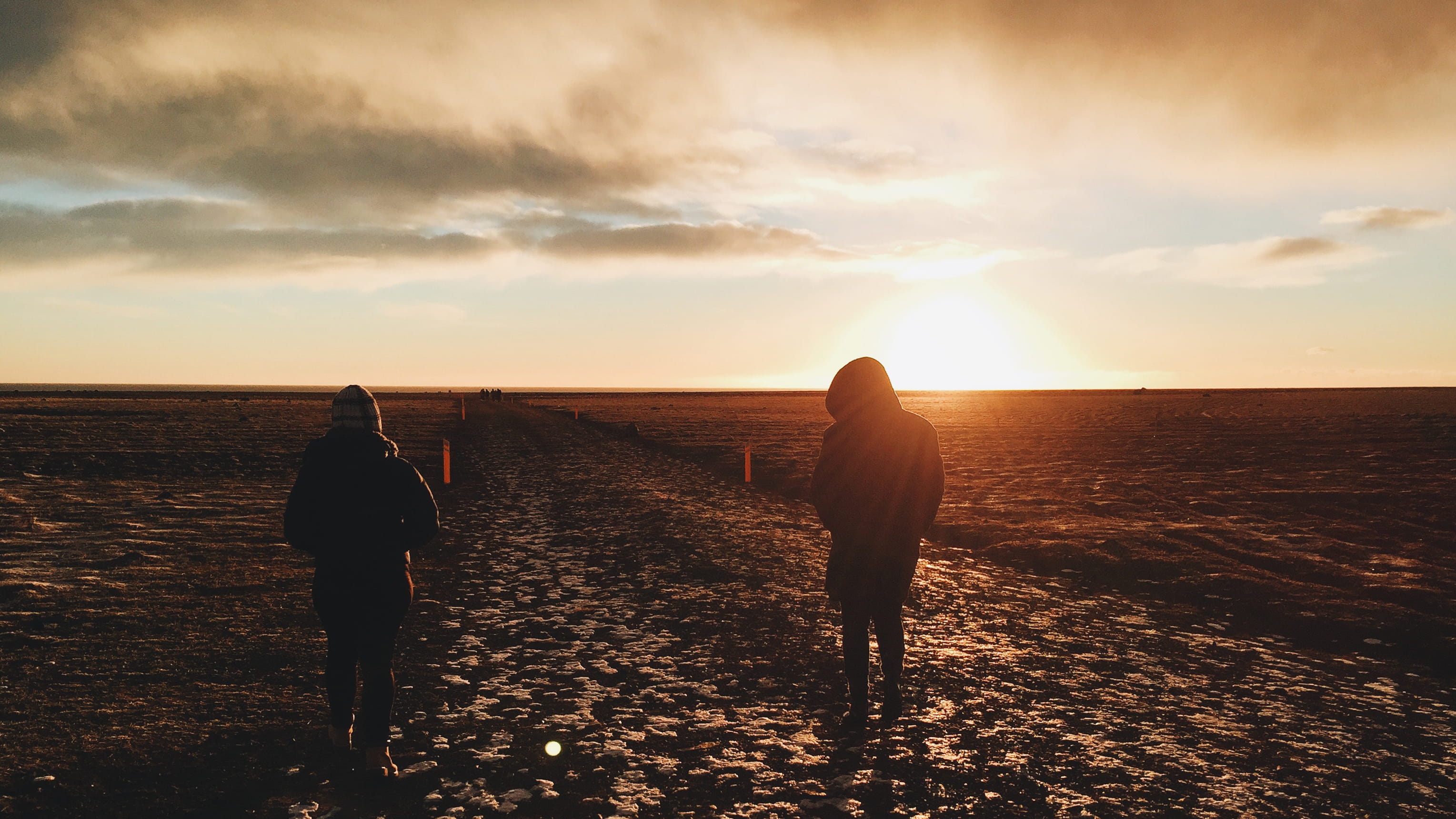 soil, cloud - sky, horizon, beauty in nature, walking, rear view, people, adult, water, horizon over water, flare, red sky, light, field, brown, leisure activity, HD Wallpaper