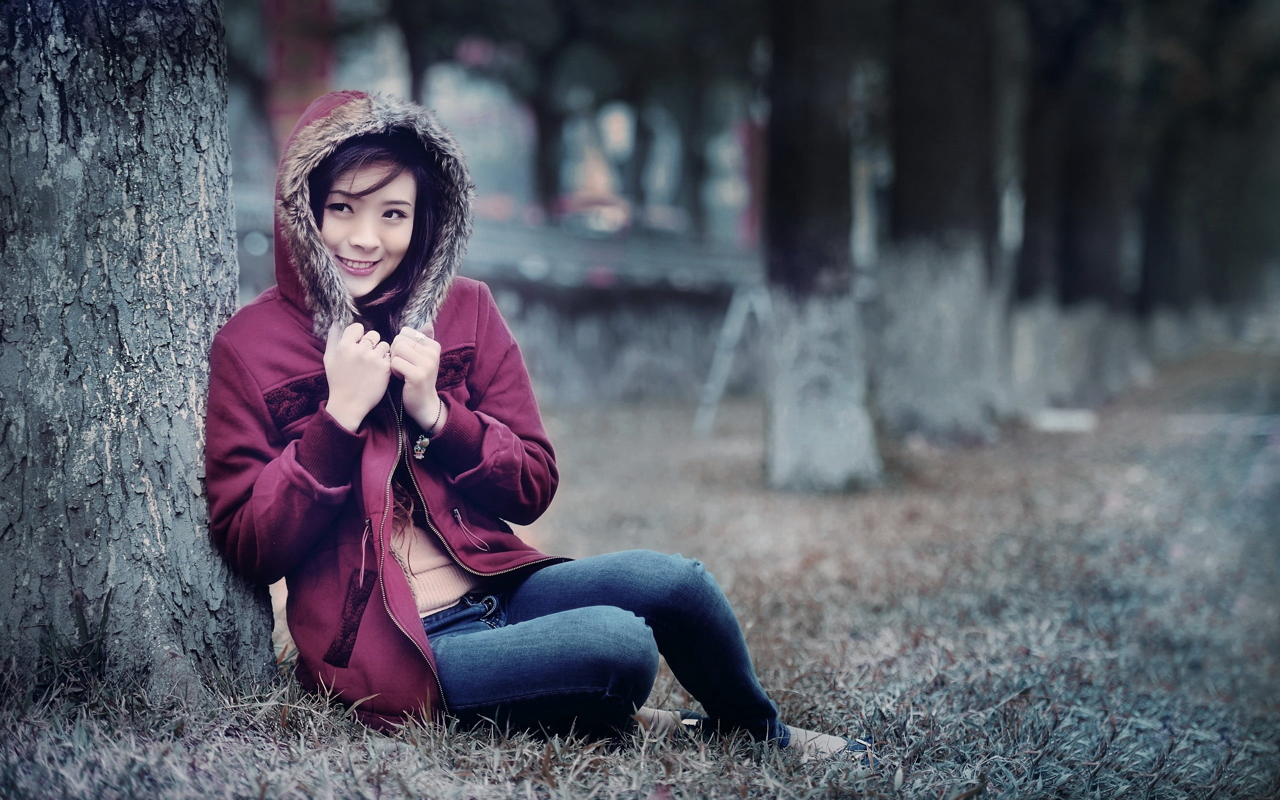 young Women, cold - Temperature, beauty In Nature, casual Clothing, fashion, looking at camera, sitting, human Face, winter, plant, forest, teenage Girls, HD Wallpaper