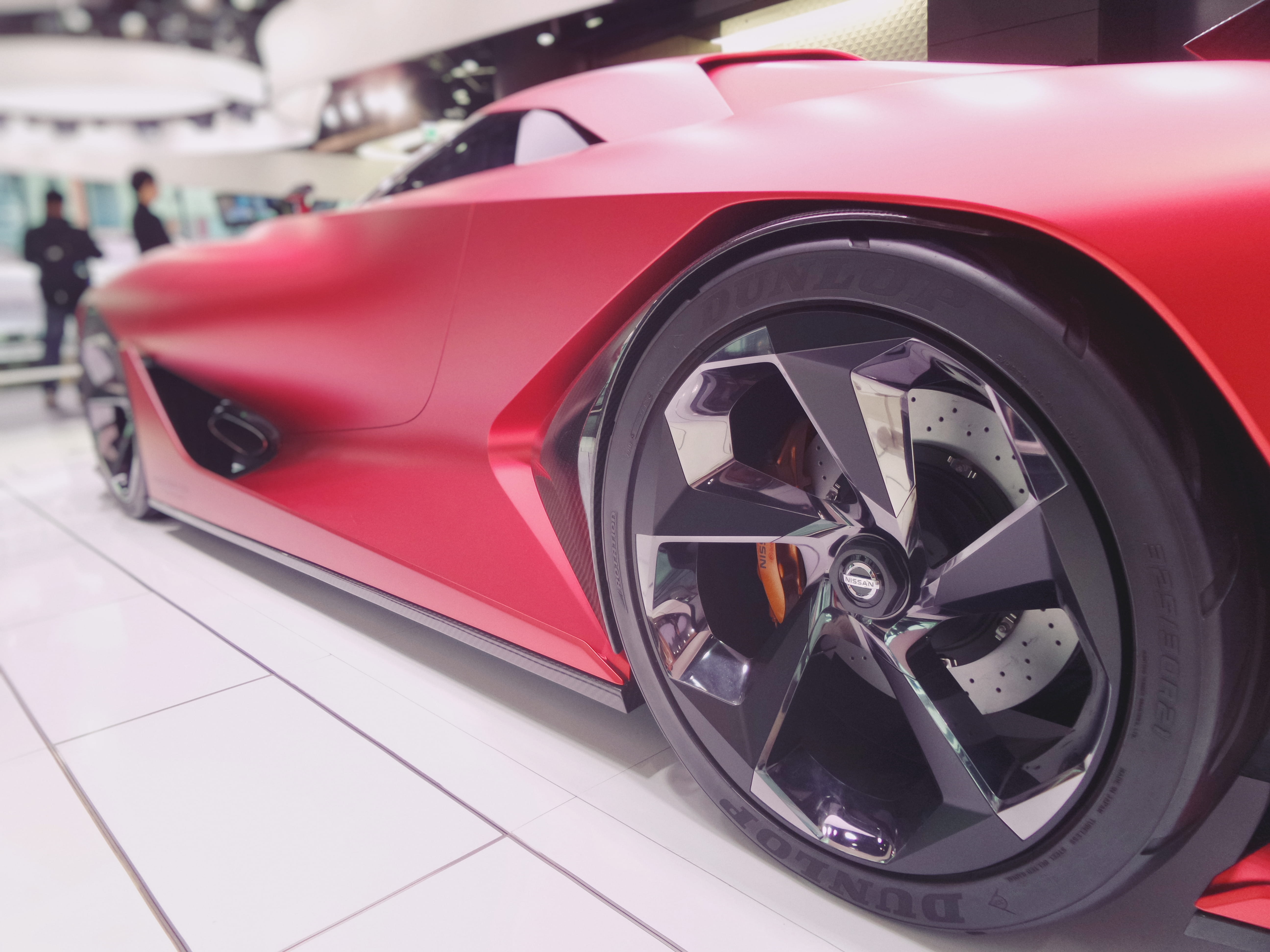 voiture, japan, chrome, design, incidental people, focus on foreground, prototype, automotive, retro styled, motor vehicle, wealth, wheel, modern, rouge, HD Wallpaper