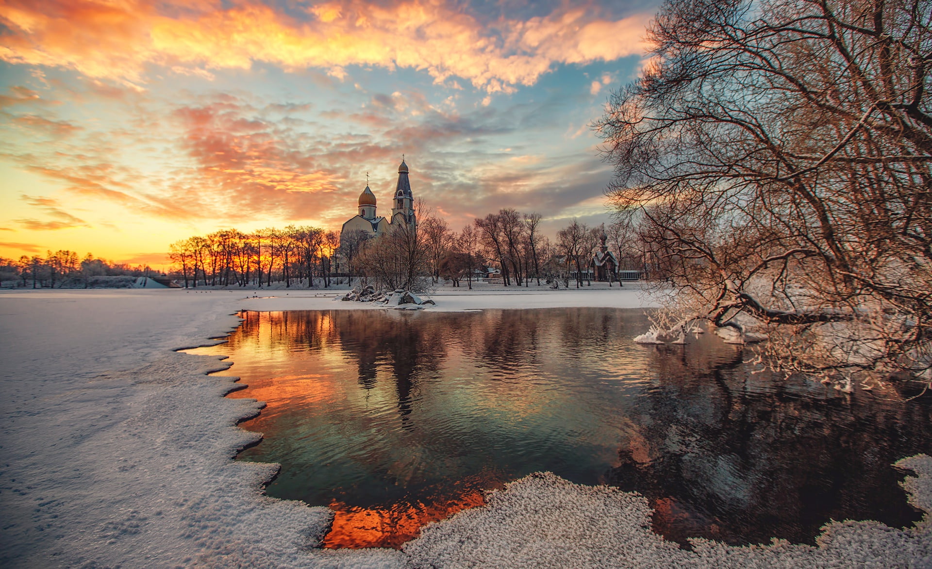 Sestroretsk, The dawn before Christmas, 1080P, Church of the Holy apostles Peter and Paul, Saint Petersburg, HD Wallpaper