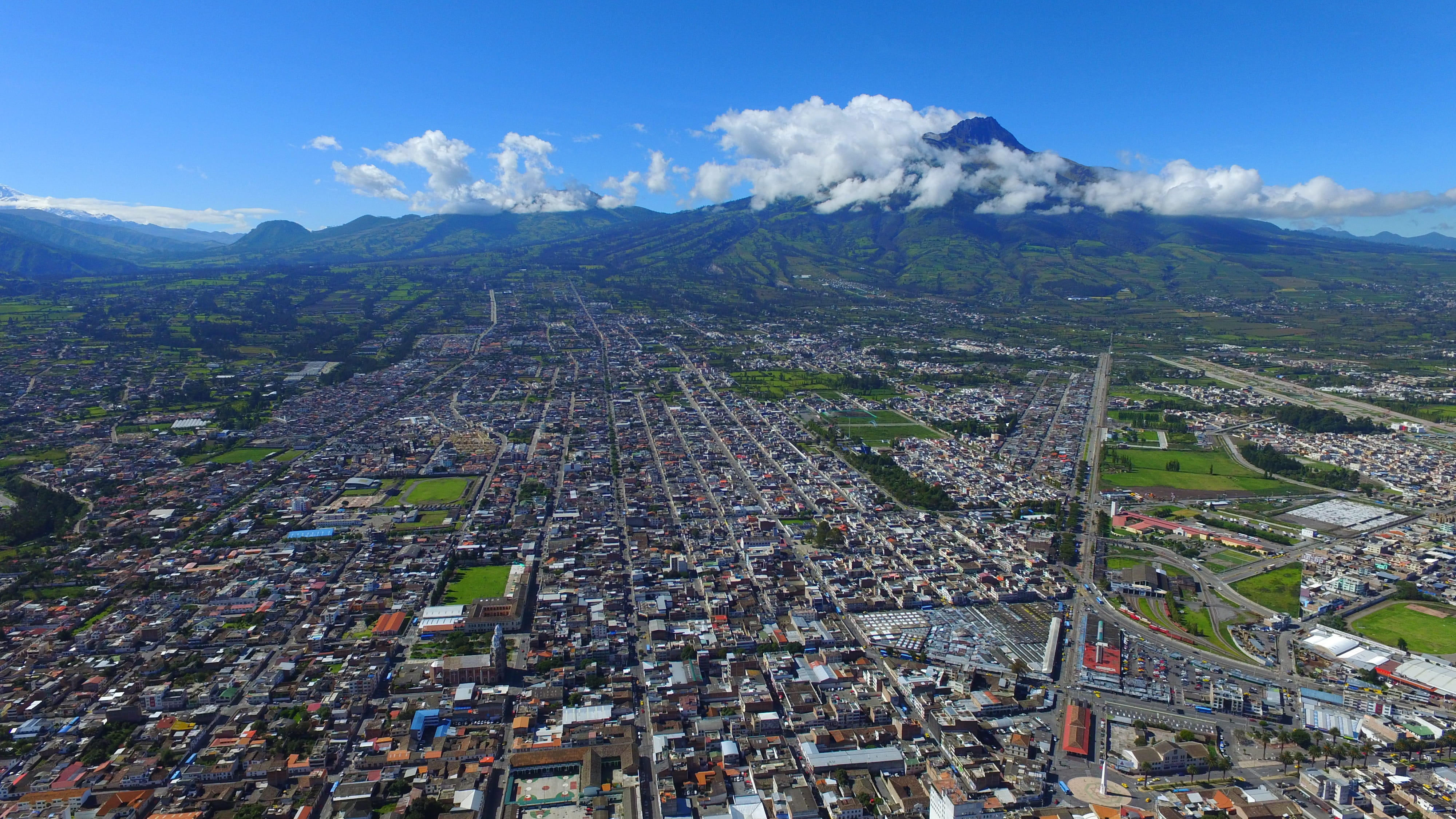 urban sprawl, office building exterior, sky, architecture, nature, ecuador, landscape, cityscape, day, ibarra, outdoors, skyscraper, mode of transportation, HD Wallpaper