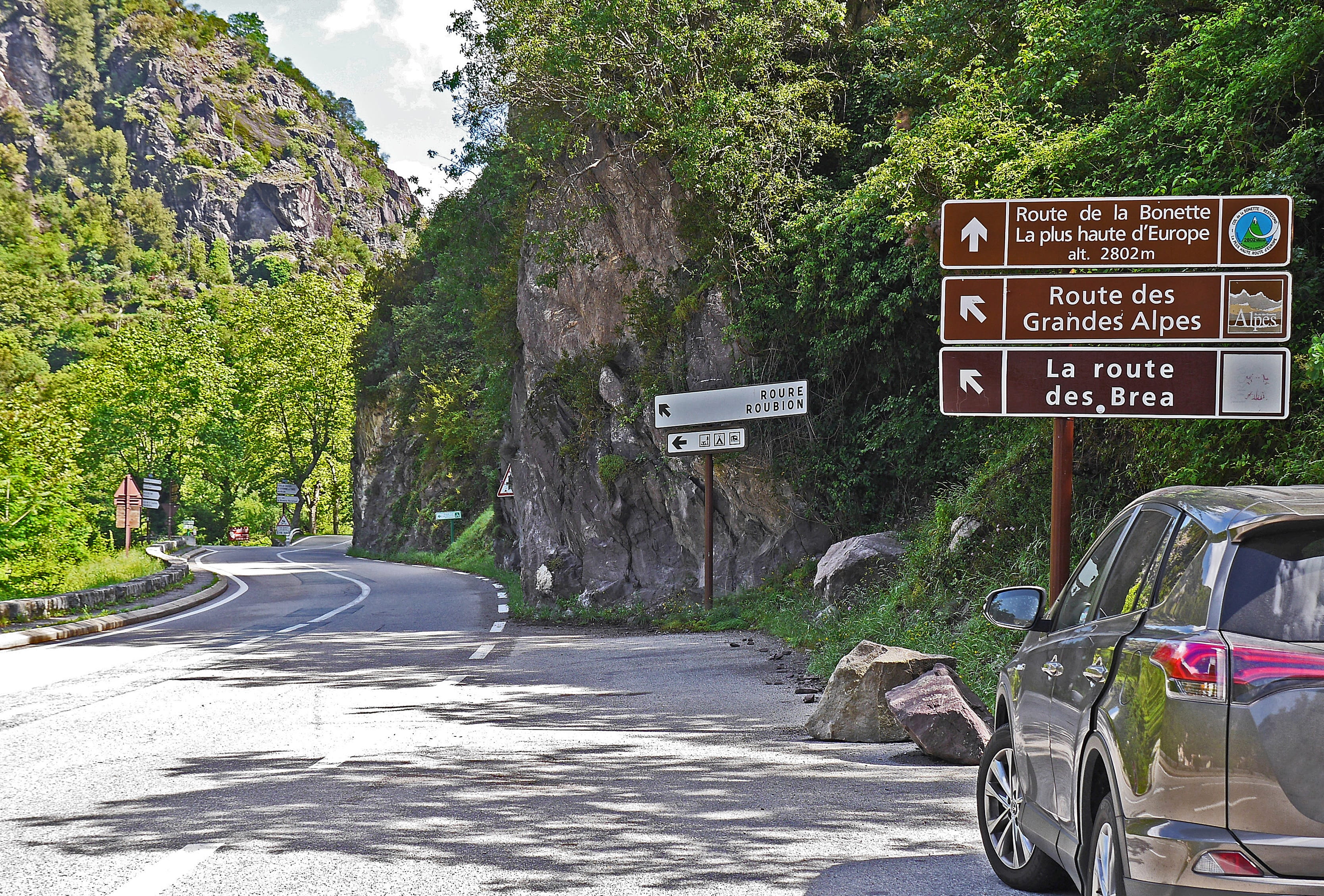 information sign, south of france, narrow valley, nature, road sign, street, western script, road, non-western script, walls, guidance, day, information, HD Wallpaper