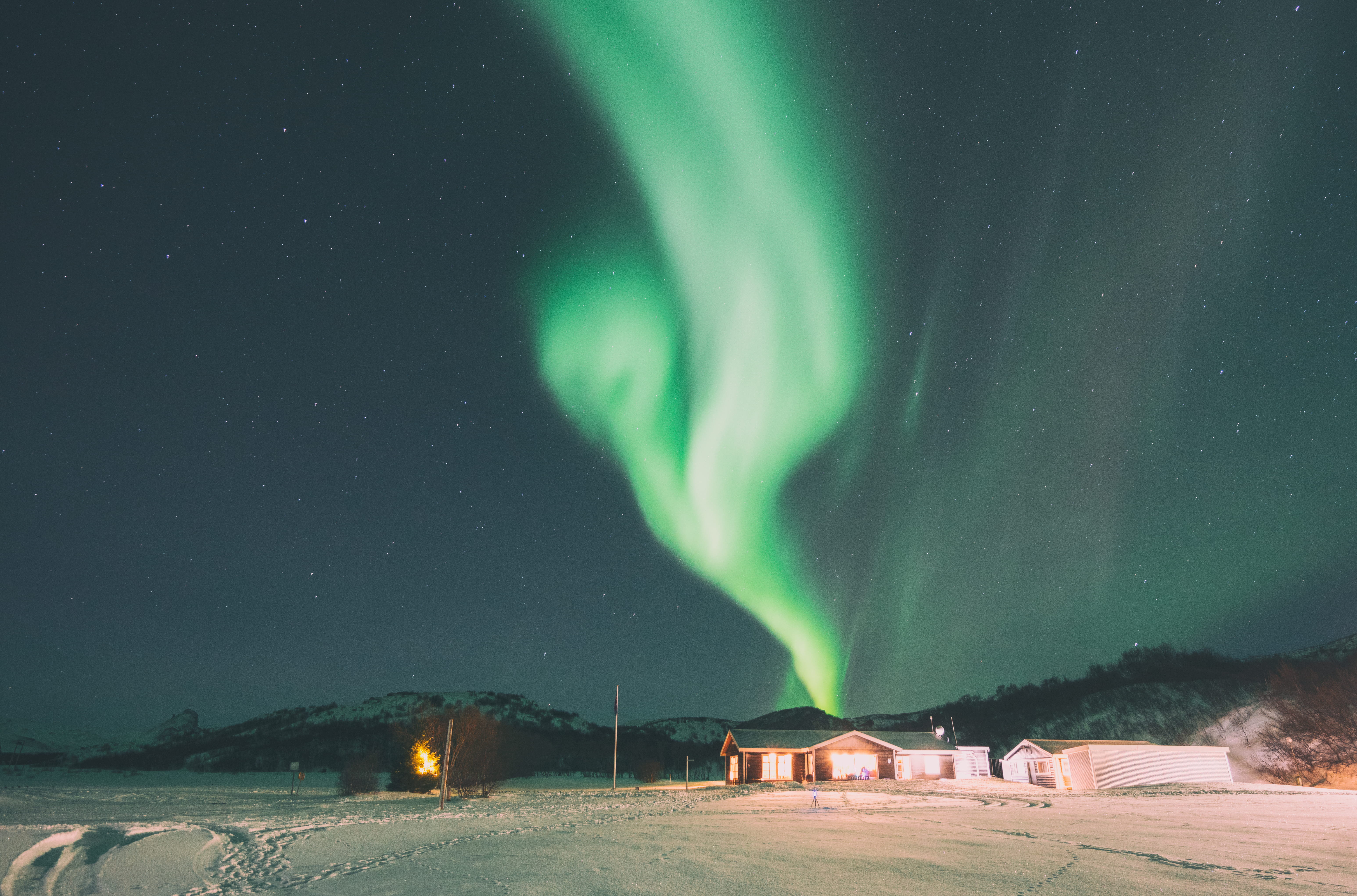 dramatic sky, northern, green, tranquility, 5K, green color, water, space, star - space, lights, winter, environment, weather, something, night, house, HD Wallpaper
