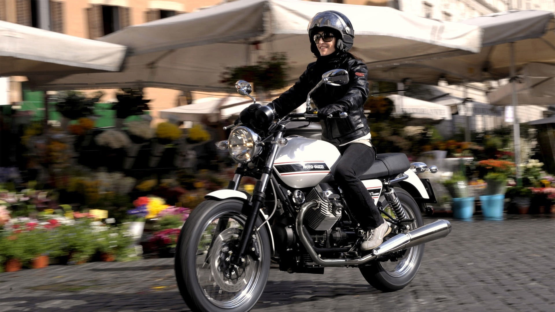 adult, Motorcycle, transportation, lifestyles, outdoors, bicycle, Biker, Girl, helmet, glasses, mode of transportation, city, 1080P, architecture, Speed, HD Wallpaper
