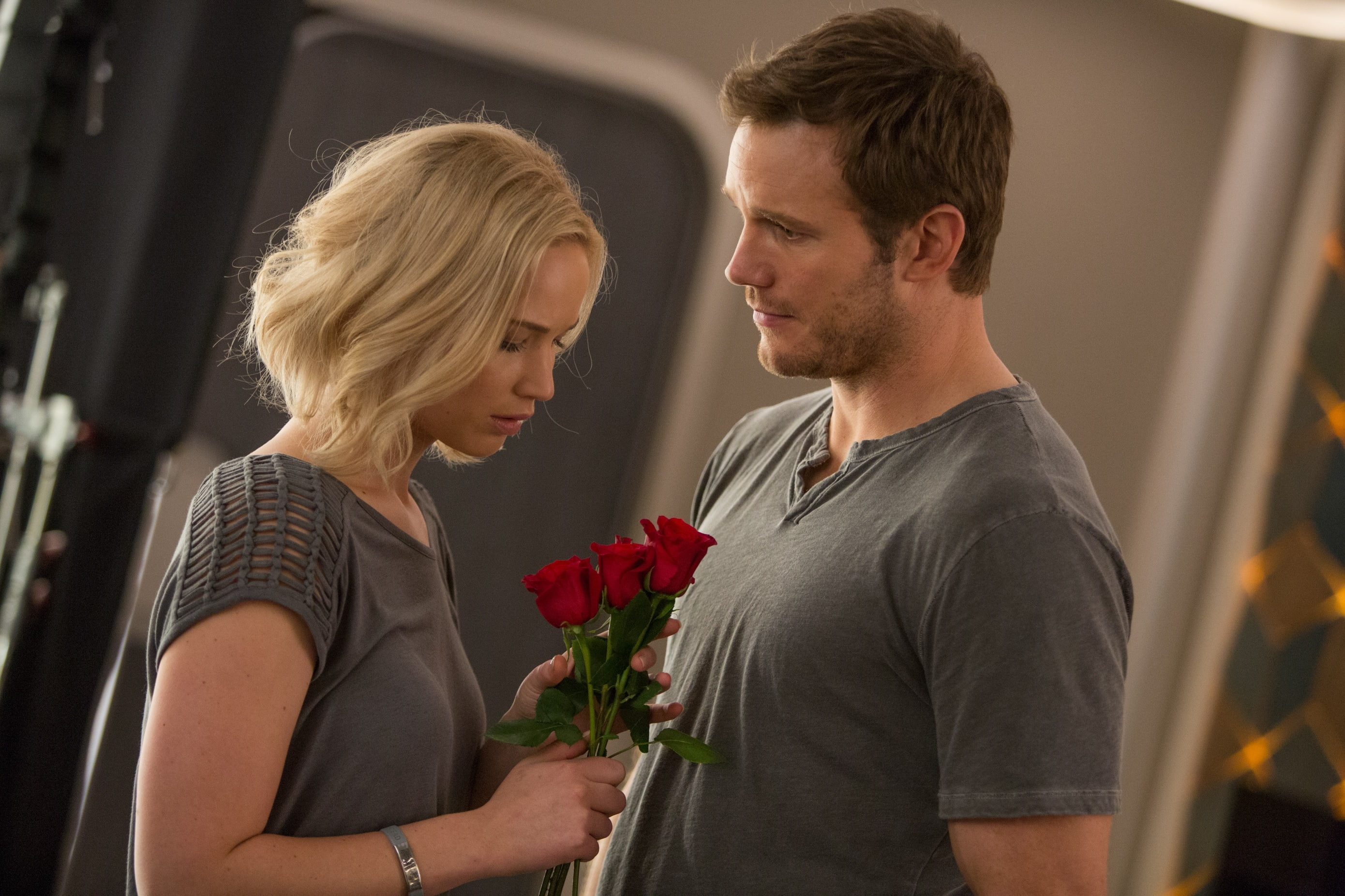 men, beauty in nature, boyfriend, plant, romance, bouquet, valentines day - holiday, flower arrangement, rose, Movies, love, passengers, young couple, emotion, HD Wallpaper