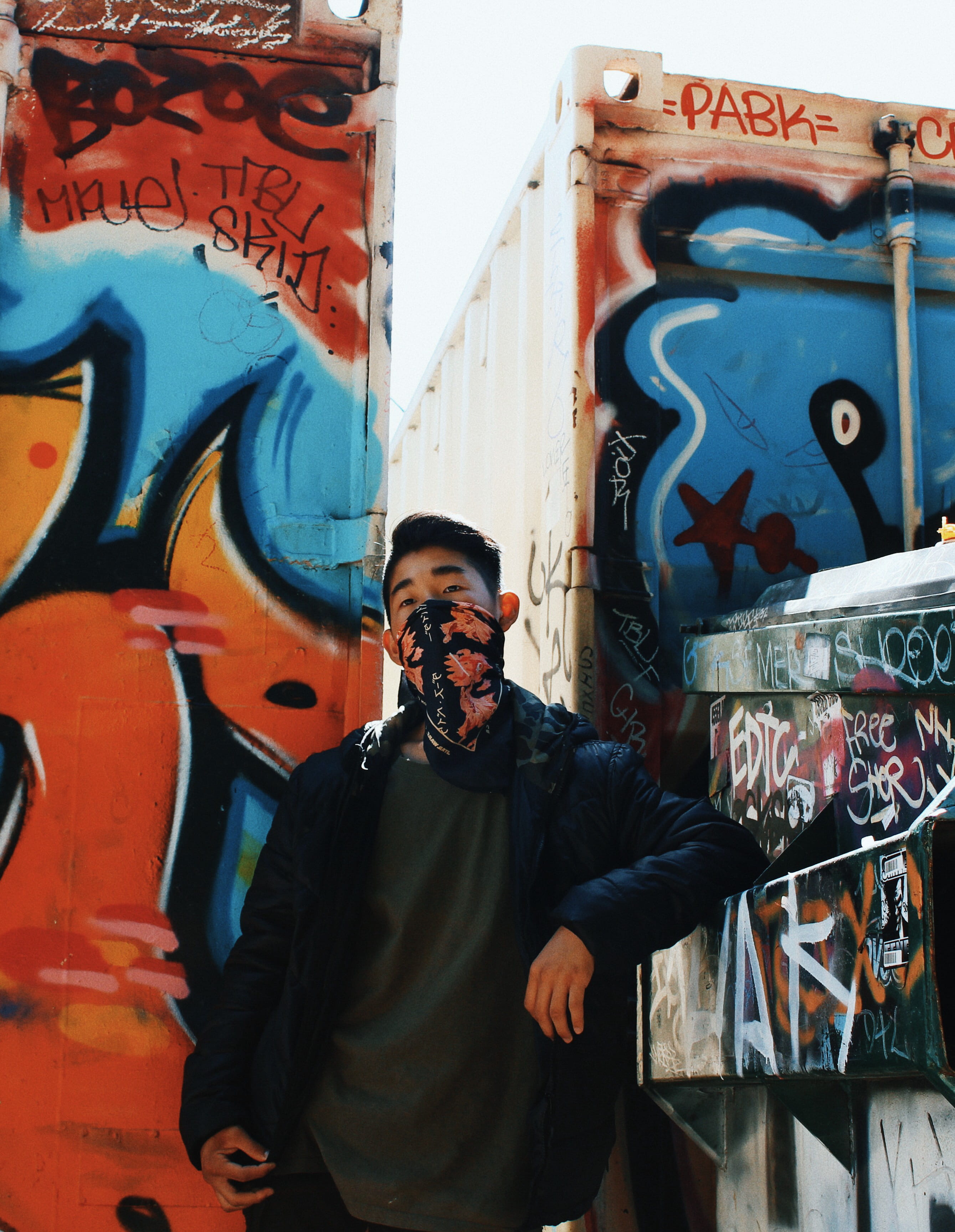 art and craft, melrose, street art, street photography, leisure activity, mask, young men, males, standing, 2K, one person, mid adult men, front view, Phone HD Wallpaper