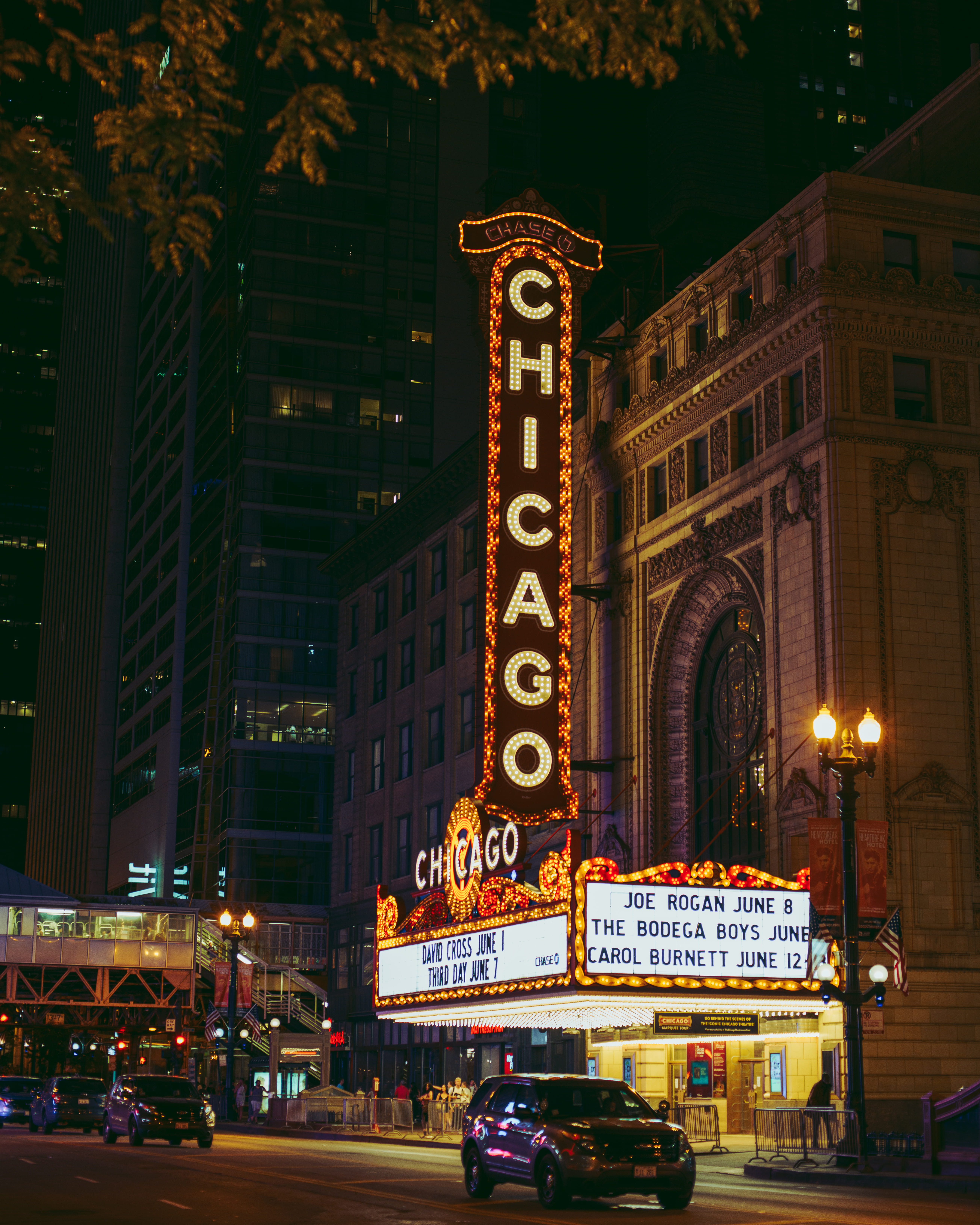 architecture, david cross, sign, 5K, neon Light, traffic, city Life, summer, built Structure, chase theater, building, car, building Exterior, casino, Phone HD Wallpaper