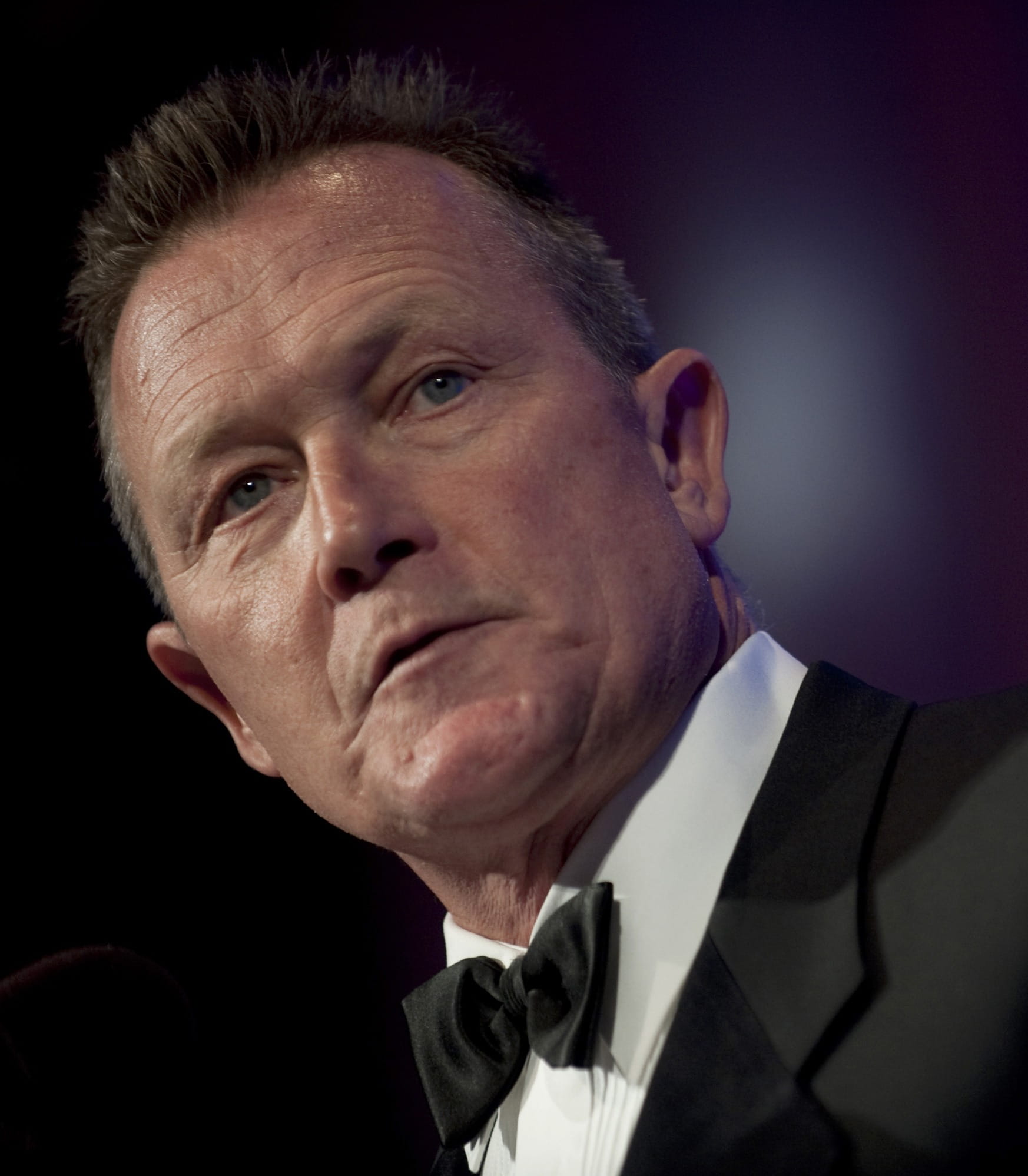 suit, one person, indoors, close-up, tuxedo, Actor, studio shot, only men, movies, menswear, business, Robert Patrick, lifestyles, black background, well-dressed, Phone HD Wallpaper