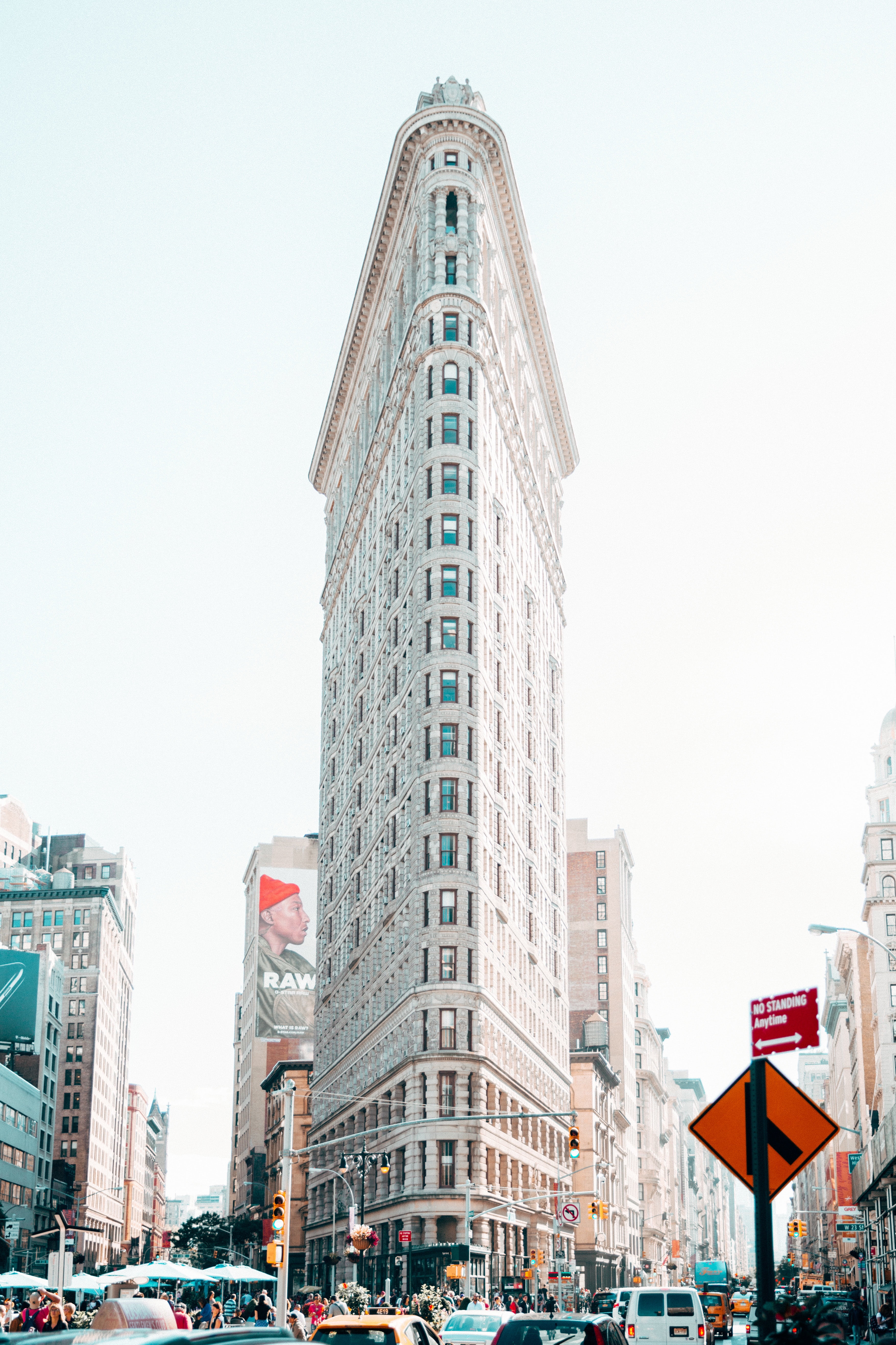 modern, city life, light, billboard, people, sky, clear sky, city, building exterior, street, transportation, women, mode of transportation, outdoors, sign, Phone HD Wallpaper
