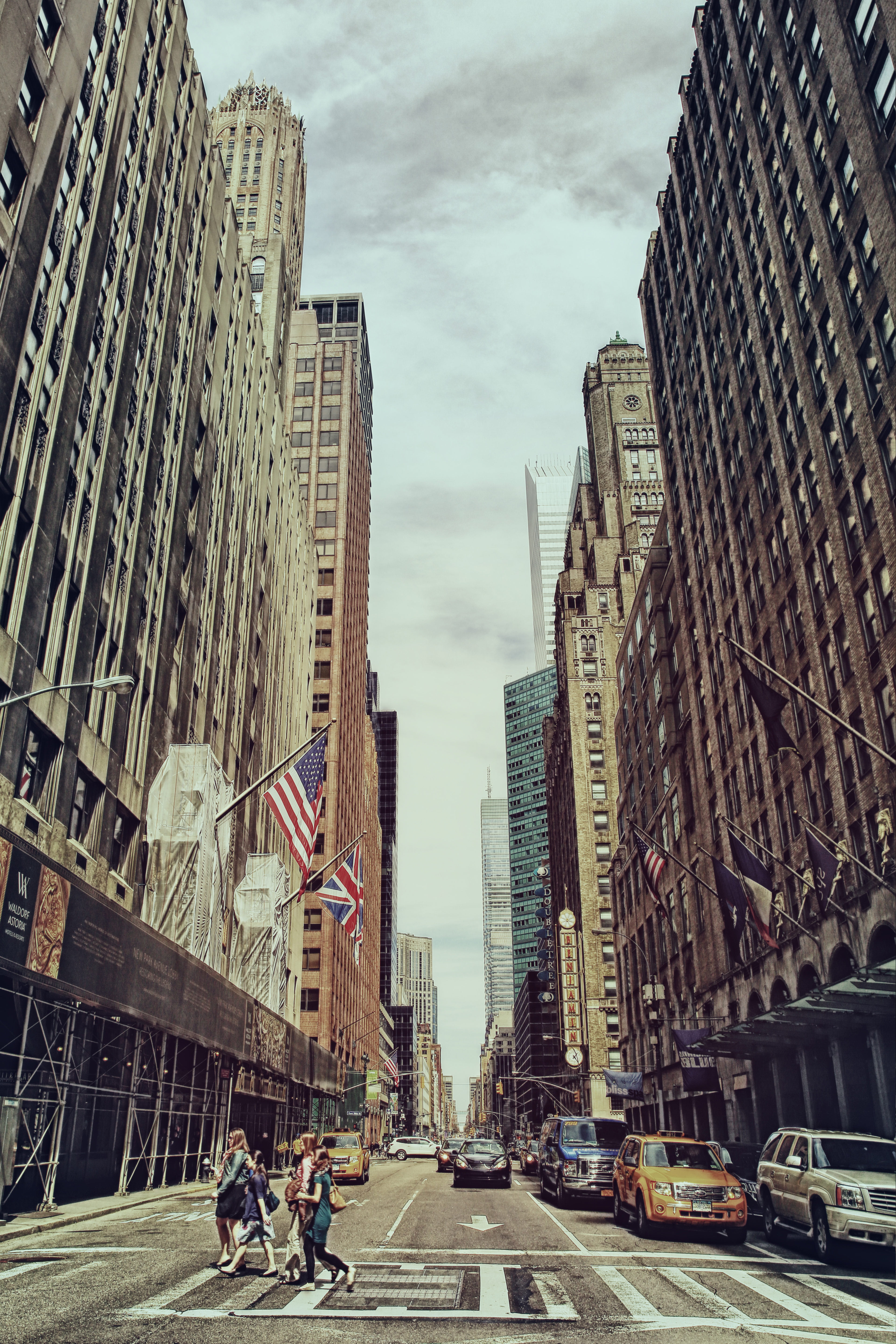 rise, women, land vehicle, tall - high, towers, flags, outdoors, travel destinations, streets, motor vehicle, building, group of people, buildings, angle, Phone HD Wallpaper