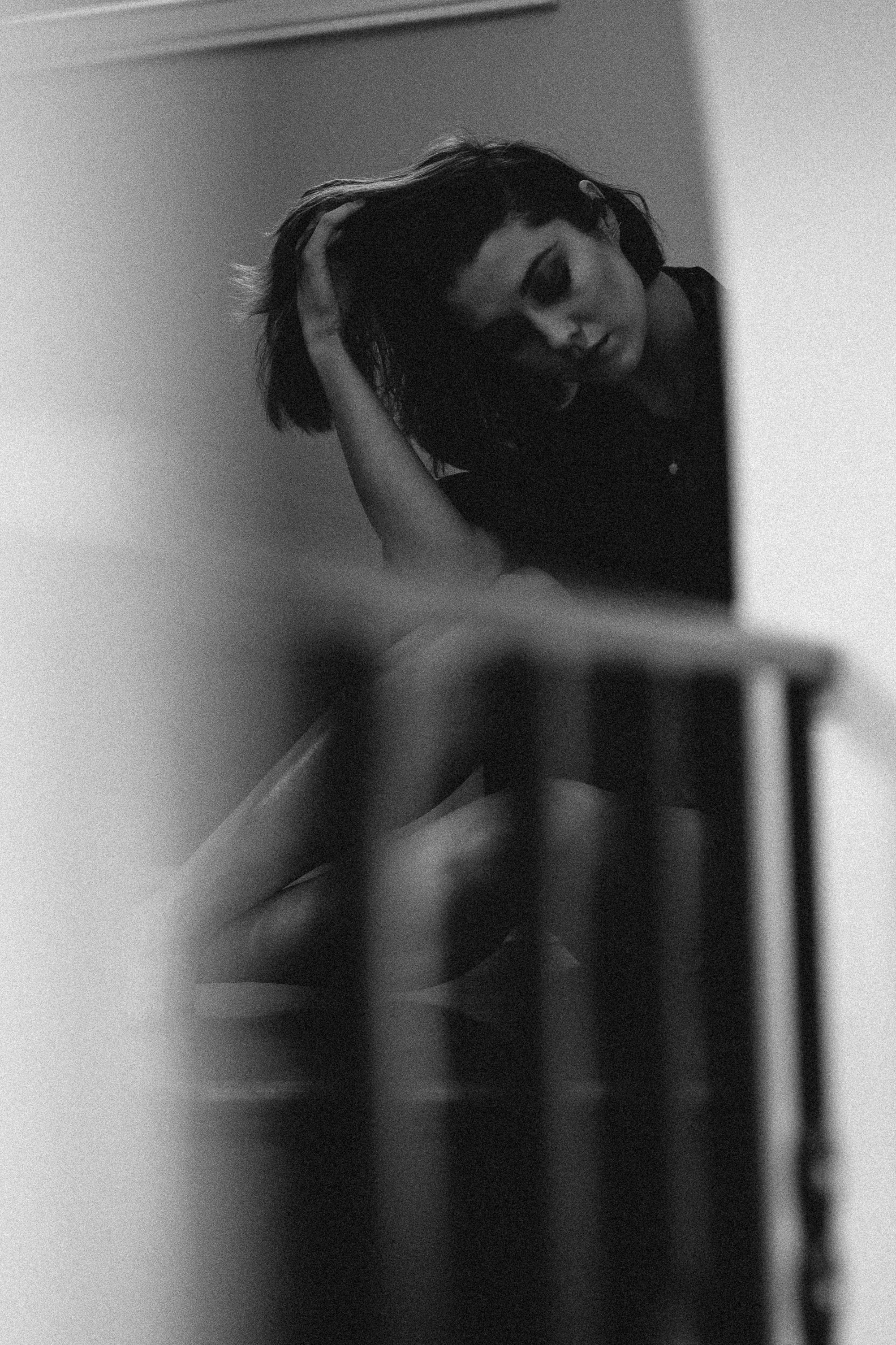 actress, closed eyes, women, 2K, monochrome, celebrity, Mary Elizabeth Winstead, Phone HD Wallpaper