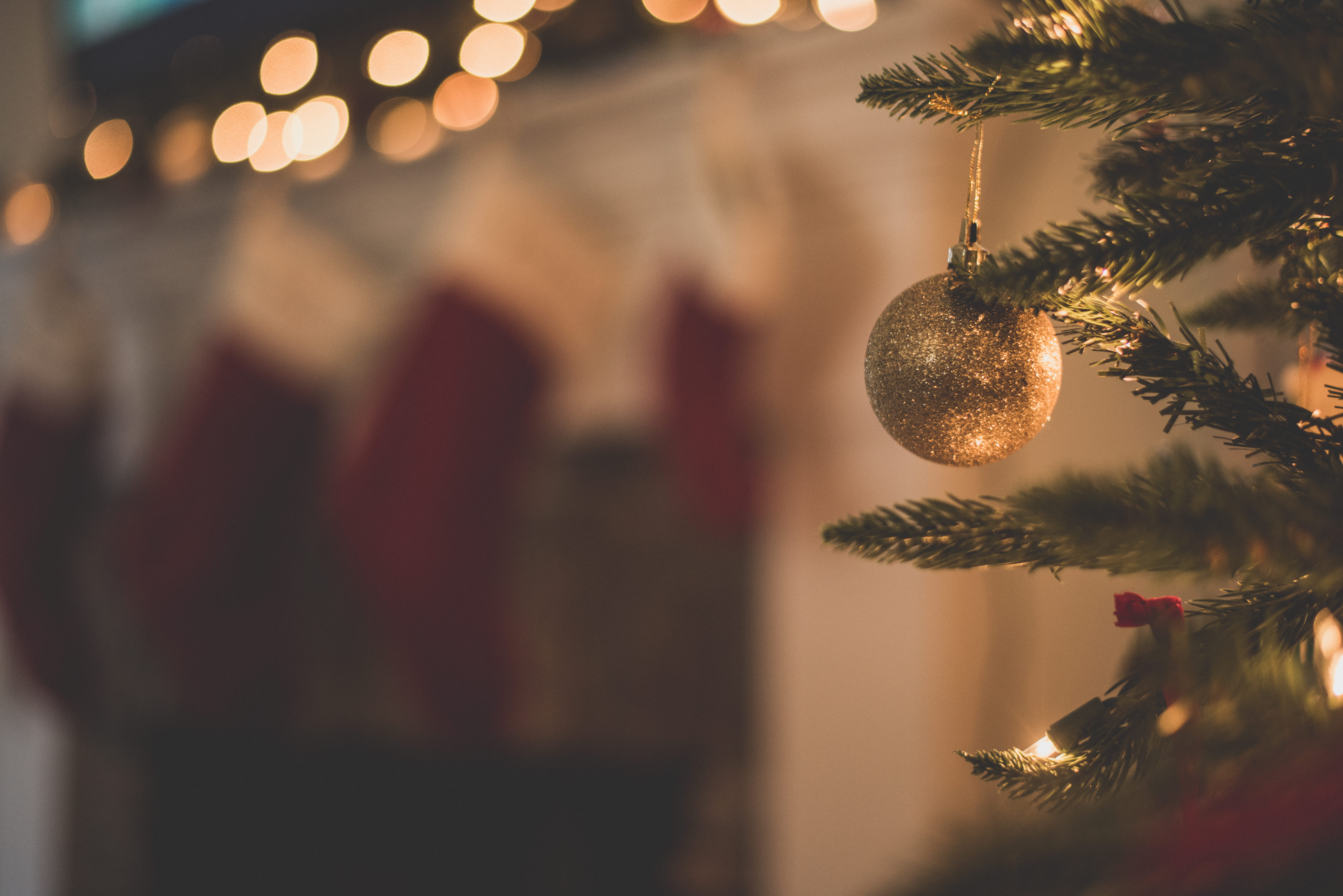 sparkle, photo, bauble, christma, hanging, 5K, closeup, holiday - event, christmas tree, night, tree, shallow, photography, lighting equipment, mantel, HD Wallpaper