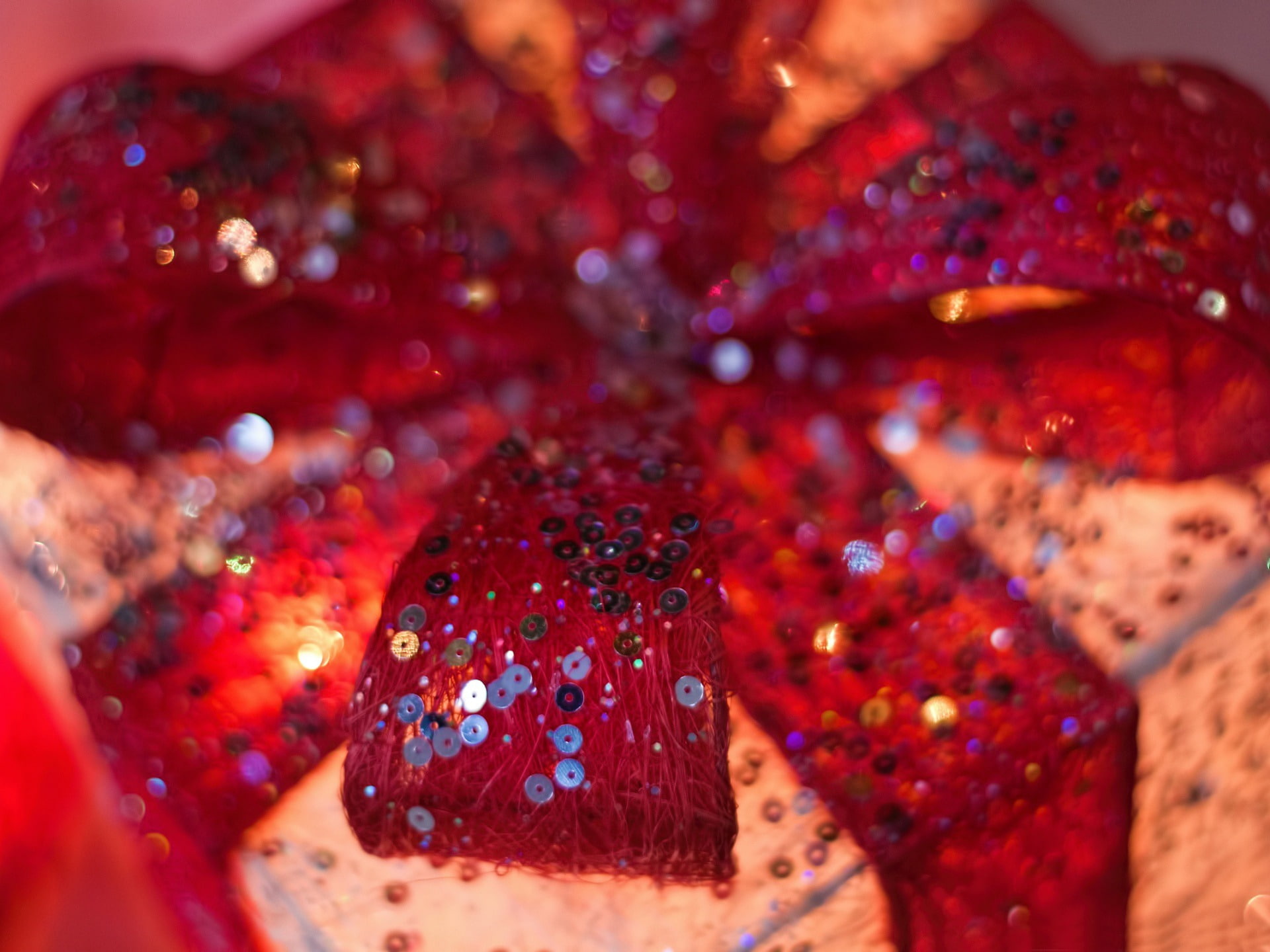 1080P, gift, paint, quality, indoors, wellbeing, food, hd, sparkly, nature, water, christmas, human body part, creativity, high, close-up, freshness, red, HD Wallpaper