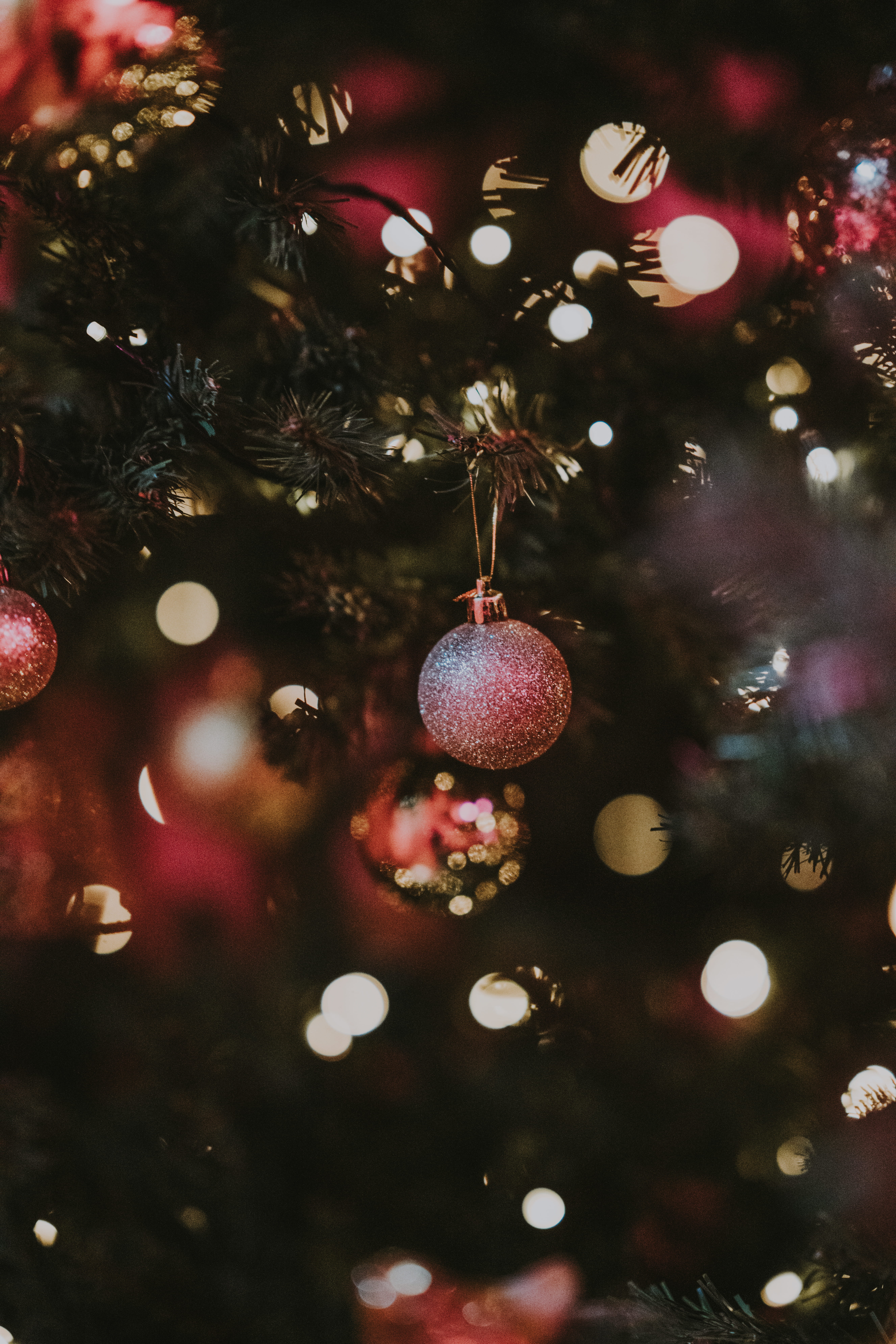 bauble, tree, sphere, christmas decoration, silver colored, red, festive, no people, hanging, glittery, baubles, lighting, christmas ornament, holidays, Phone HD Wallpaper