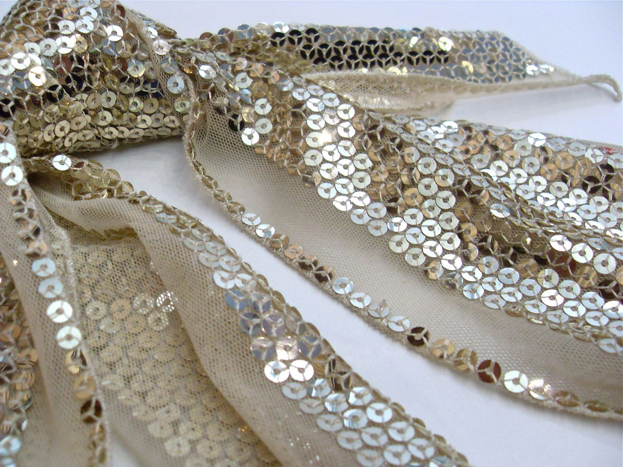 retail, gold, sequined, Textiles, 720P, shiny, Sequins, ornate, lace - textile, fabric, high society, sale, fashion, no people, pearl jewelry, upper class, HD Wallpaper