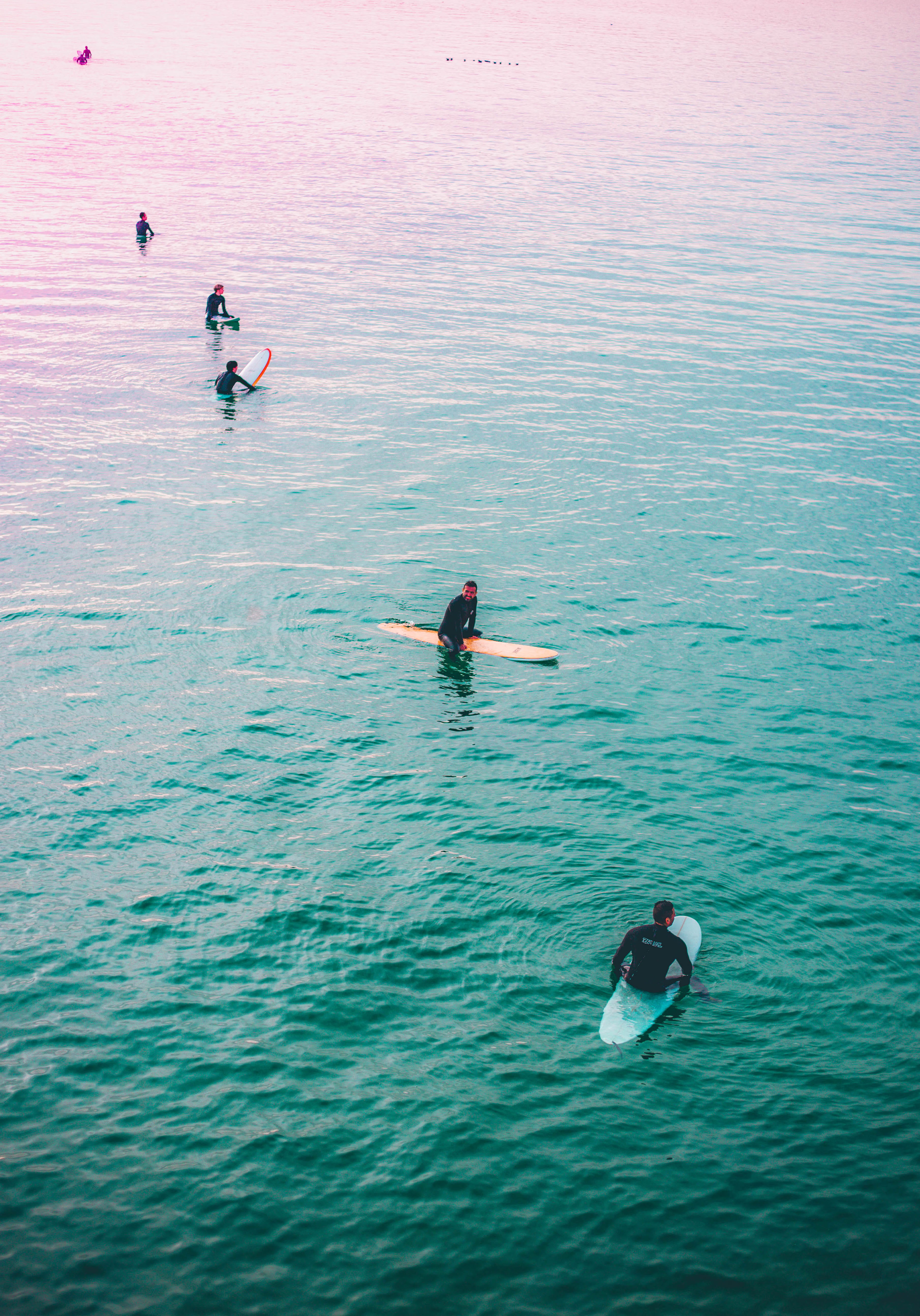 sport, group of people, surf, water, holding, ocean, outdoors, board, adventure, lifestyles, men, group, high angle view, surfboards, lake, nature, swimming, Phone HD Wallpaper