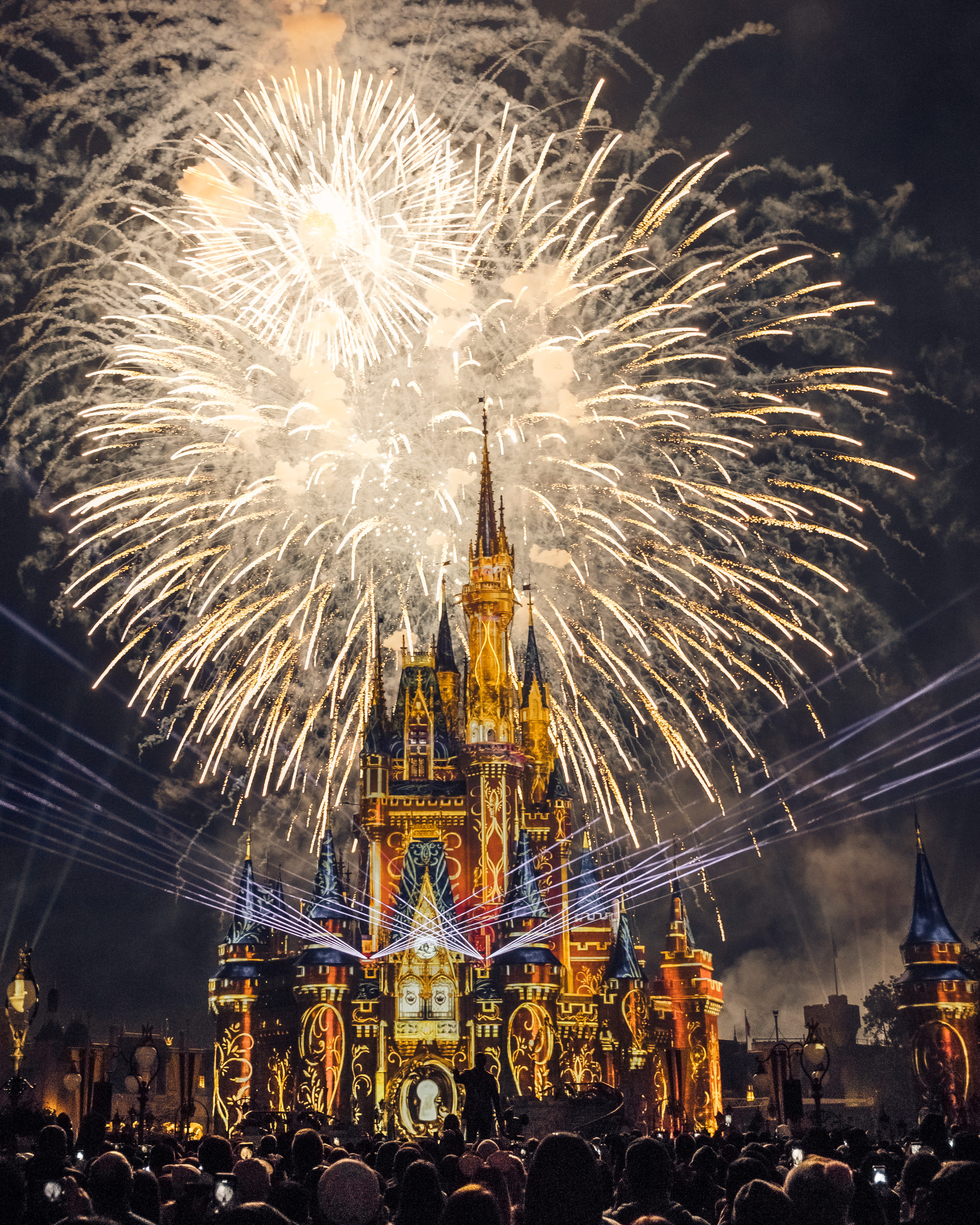 outdoors, firework - man made object, festival, firework display, 4K, person, motion, amusement park, nature, sparks, human, building, tower, belief, theme park, Phone HD Wallpaper