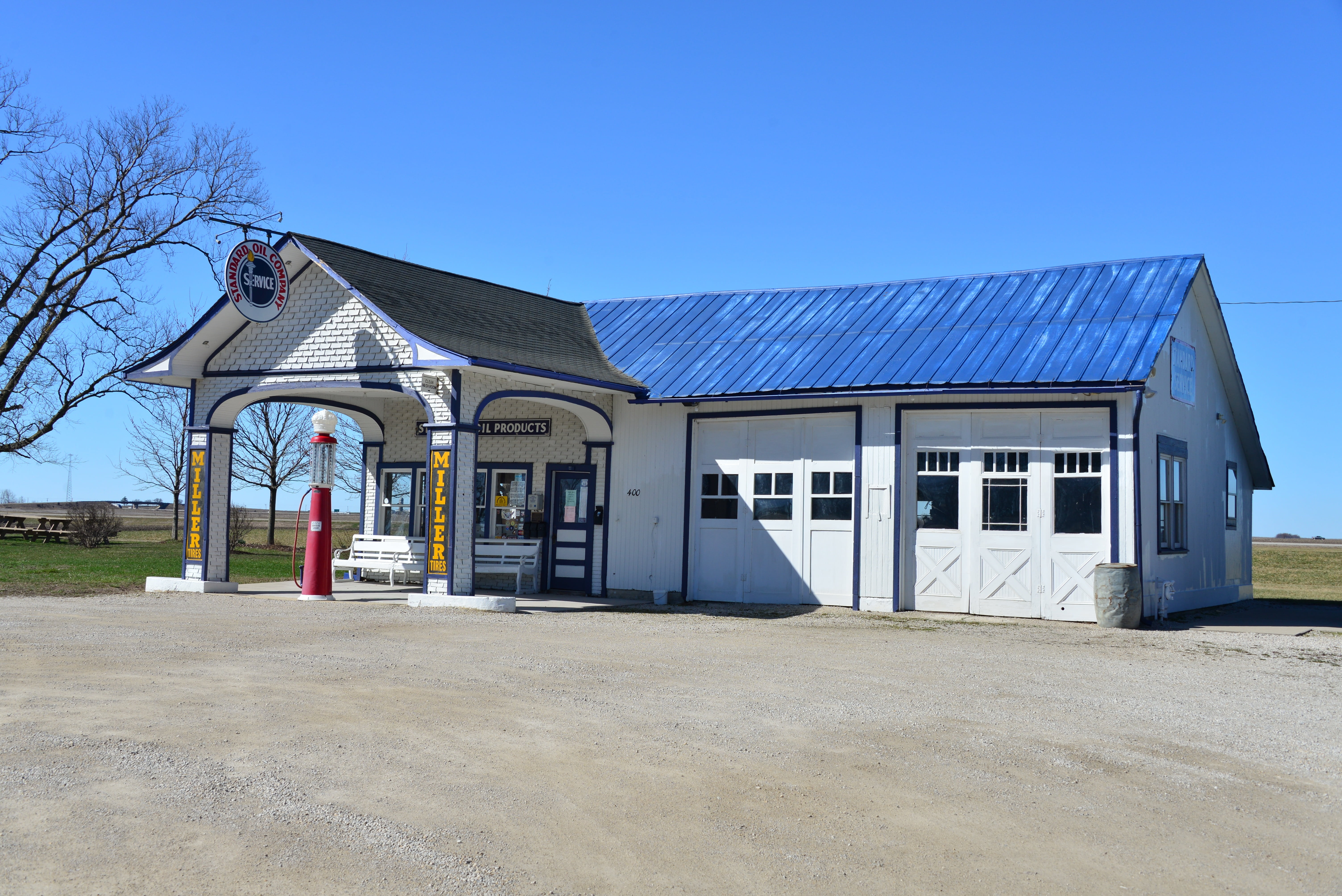 odell, built structure, day, tourist, door, roadside, 5K, clear sky, sky, blue, era, no people, window, vintage, road, outdoors, entrance, attraction, HD Wallpaper