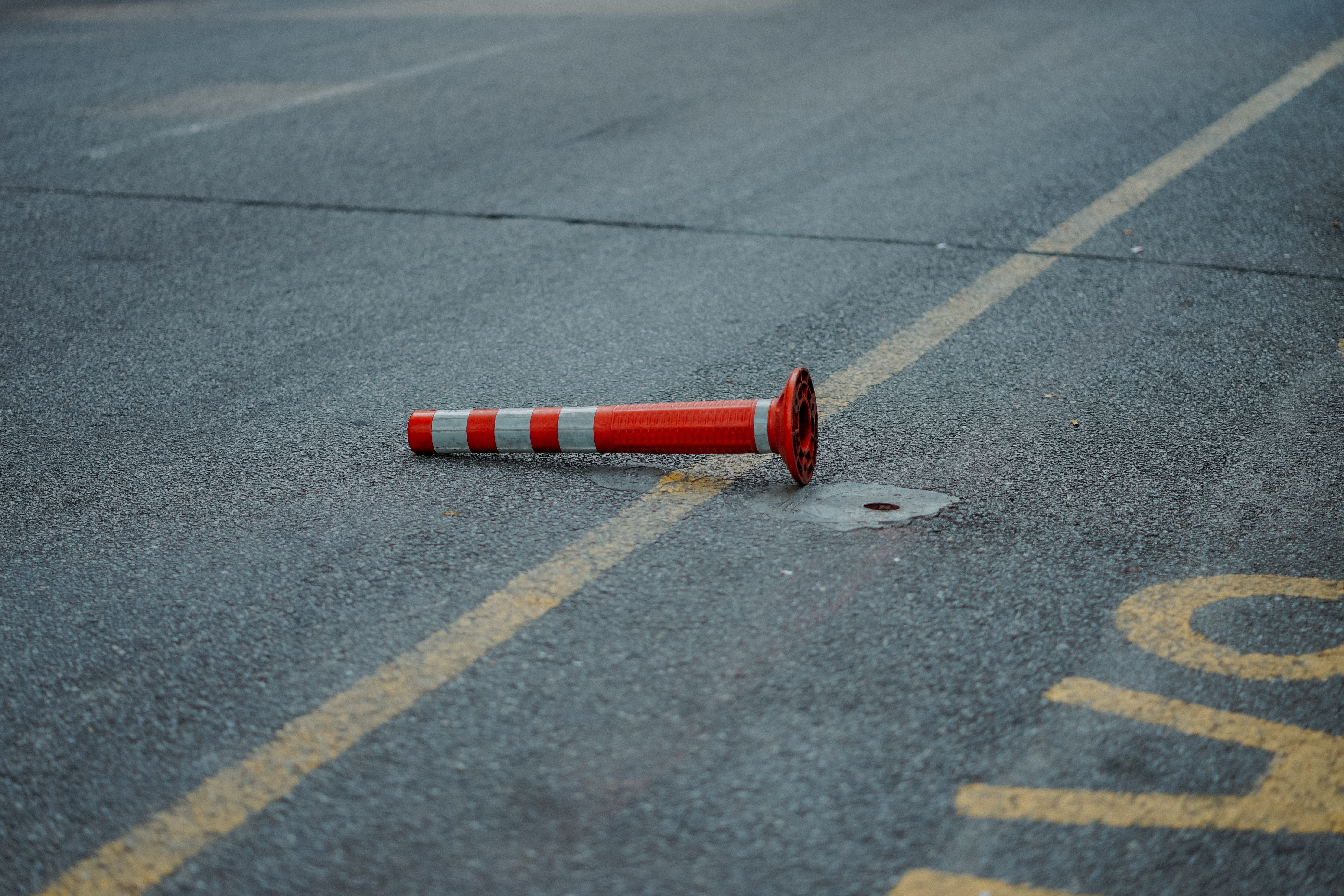 white, safety, transportation, road, high angle view, symbol, traffic cone, traffic, outdoors, red, street, accidents and disasters, 5K, communication, HD Wallpaper