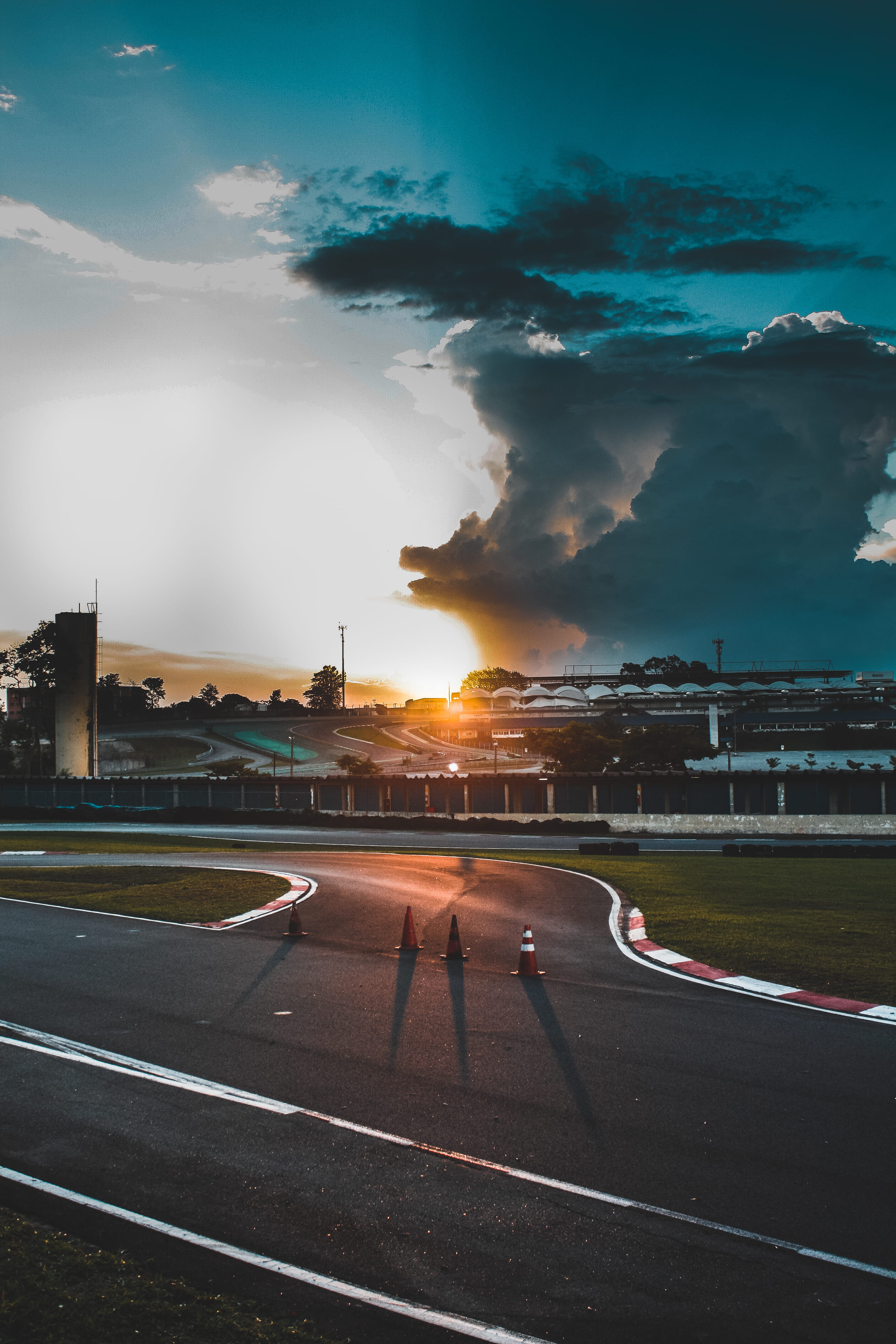 building exterior, 4K, cloud, car, street, cone, motor vehicle, fence, nature, brazil, light, sky, outdoors, safety, no people, sign, urban, transportation, Phone HD Wallpaper
