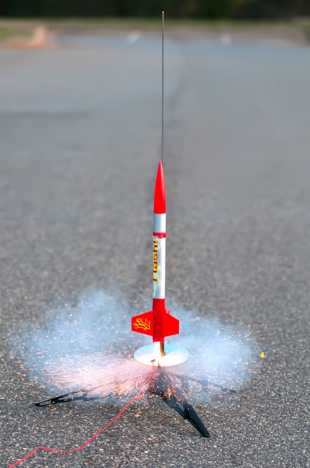 guidance, science, focus on foreground, road, Launch, safety, no people, outdoors, time, close-up, Launching, city, water, cone, Hobby, concrete, direction, Phone HD Wallpaper