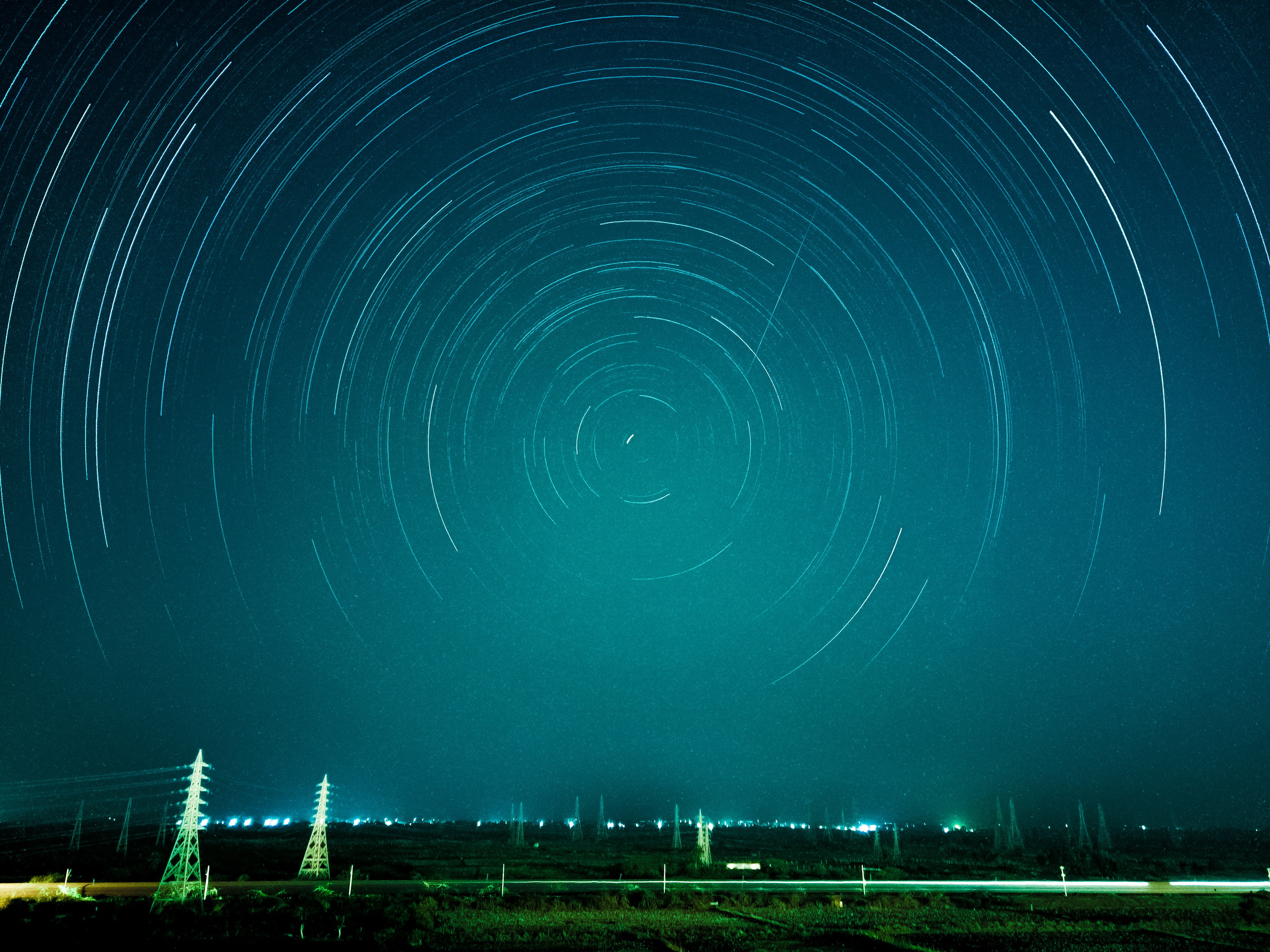 concentric, 4K, landscape, star - Space, star field, urban Skyline, scenics - nature, long exposure, city, polarization, technology, blue, night, field, HD Wallpaper