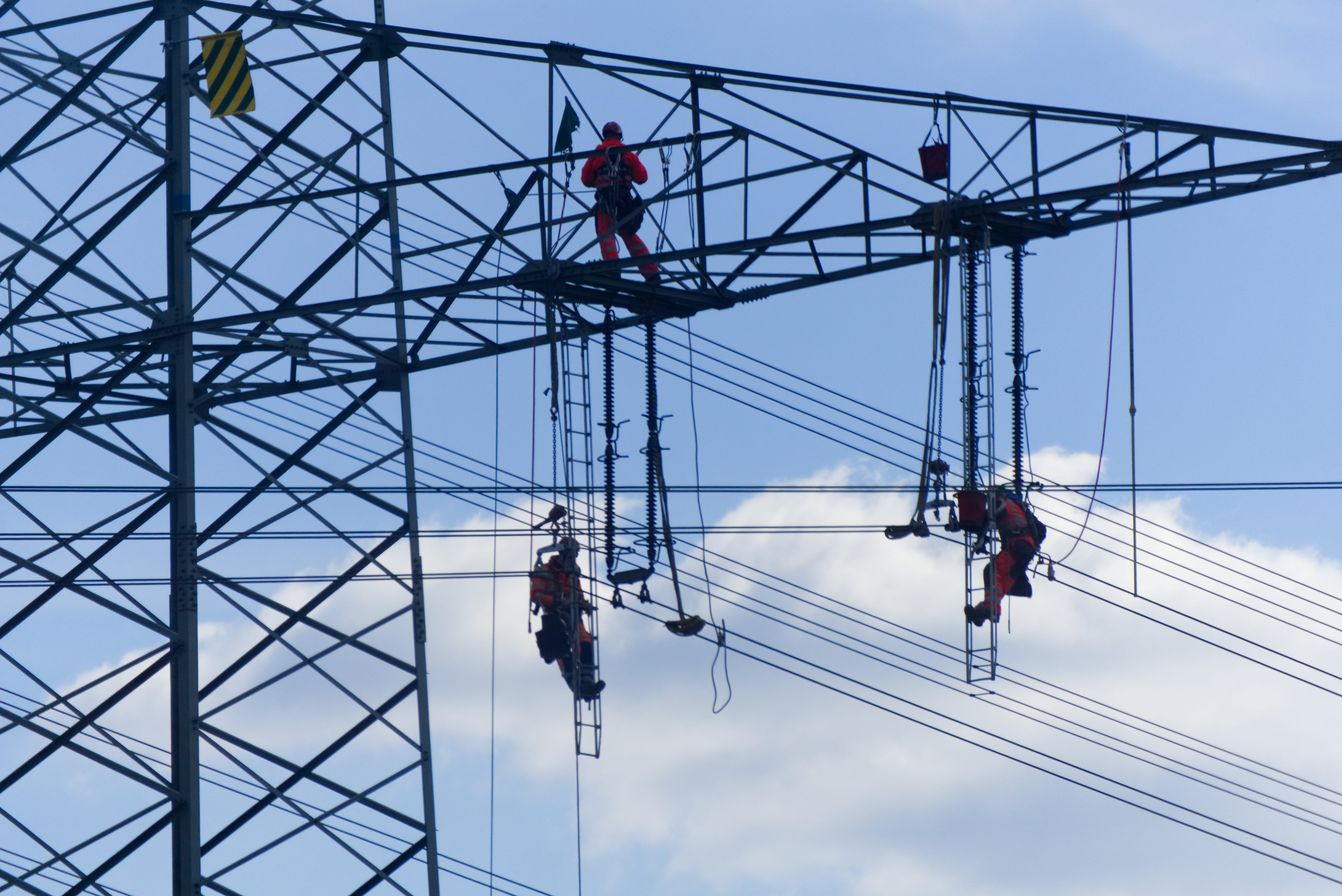 men, occupation, low angle view, built structure, architecture, strommast, mechanic, connection, backed up, technology, cable, power supply, energy, high, HD Wallpaper