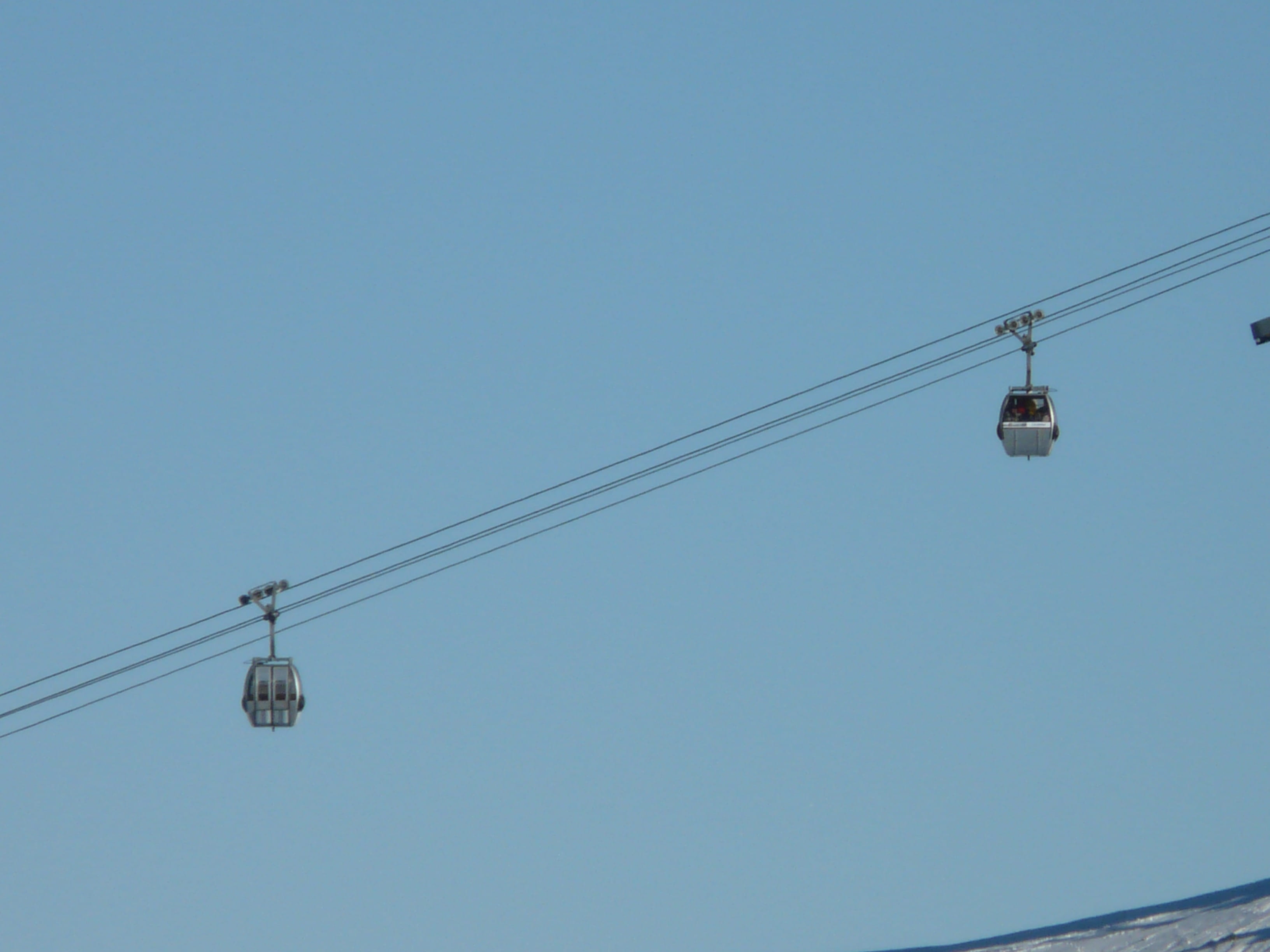 lighting equipment, connection, overhead cable car, crane - Construction Machinery, outdoors, Cable Car, power line, gondola, mode of transportation, skiing, HD Wallpaper