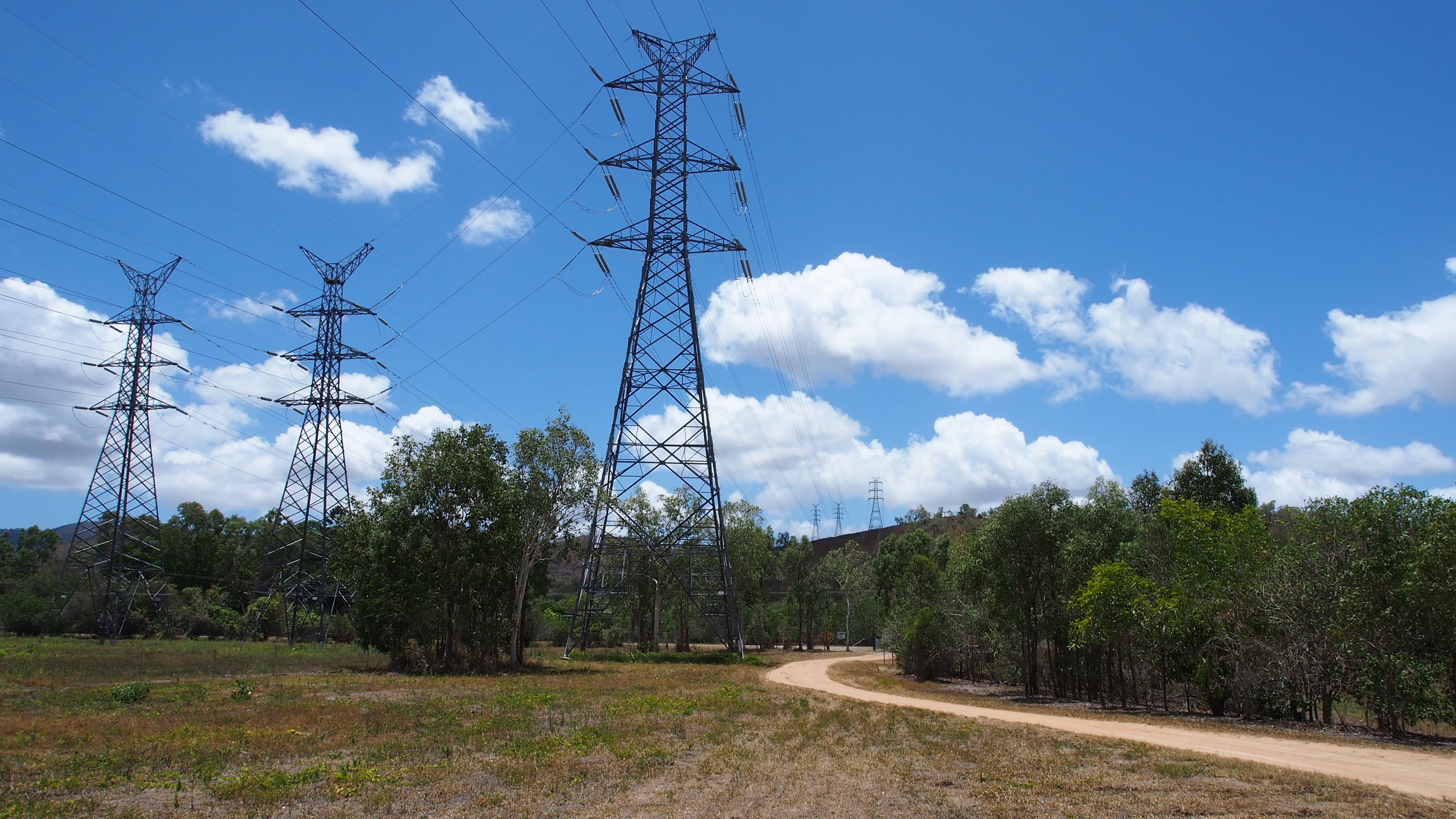 electricity pylon, no people, sky, technology, 4K, cloud - sky, landscape, global communications, fuel and power generation, non-urban scene, power line, HD Wallpaper