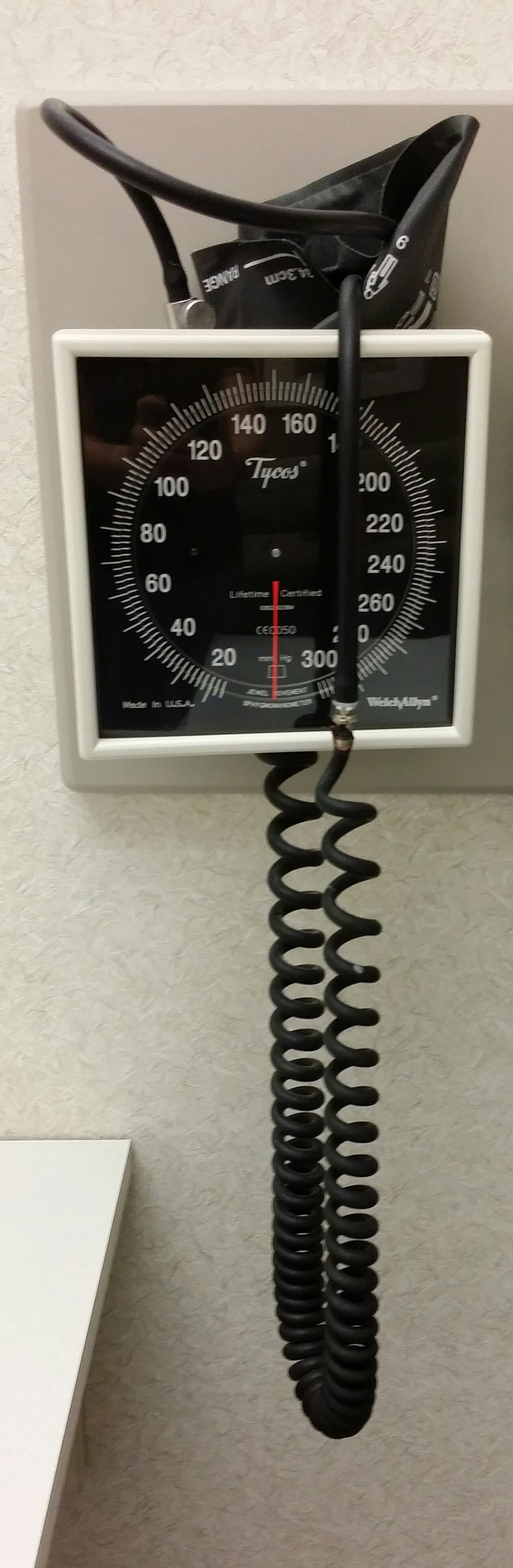 high angle view, 4K, table, instrument of measurement, close-up, monitor, pressure, medical, wall - building feature, accuracy, clock, instrument, sphygmomanometer, Phone HD Wallpaper