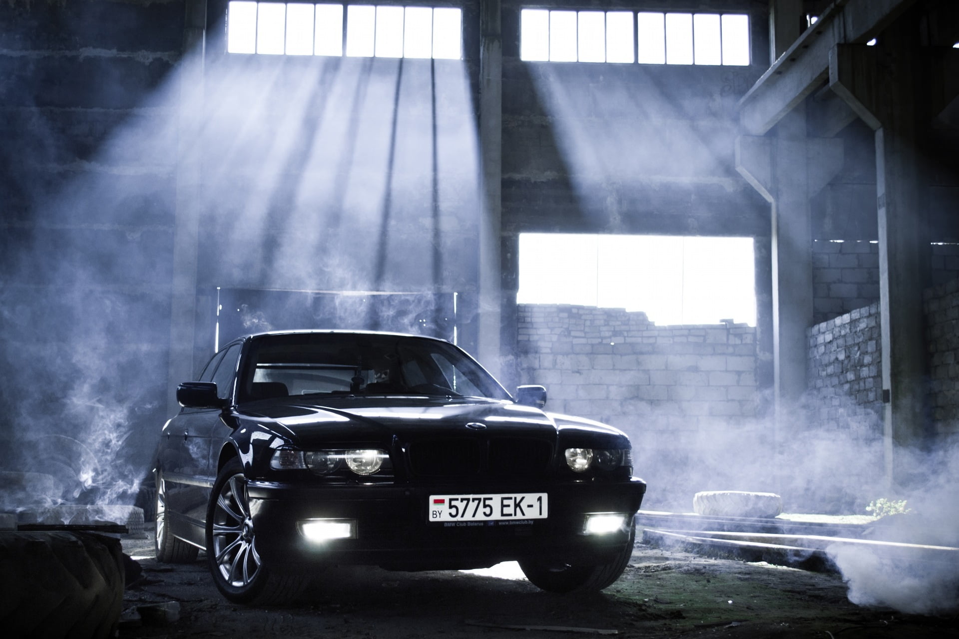 car, smoke, light, industry, sedan, e38, city, Boomer, no People, 7 series, road, mode of transportation, black, seven, bumer, pollution, smoke - physical structure, HD Wallpaper