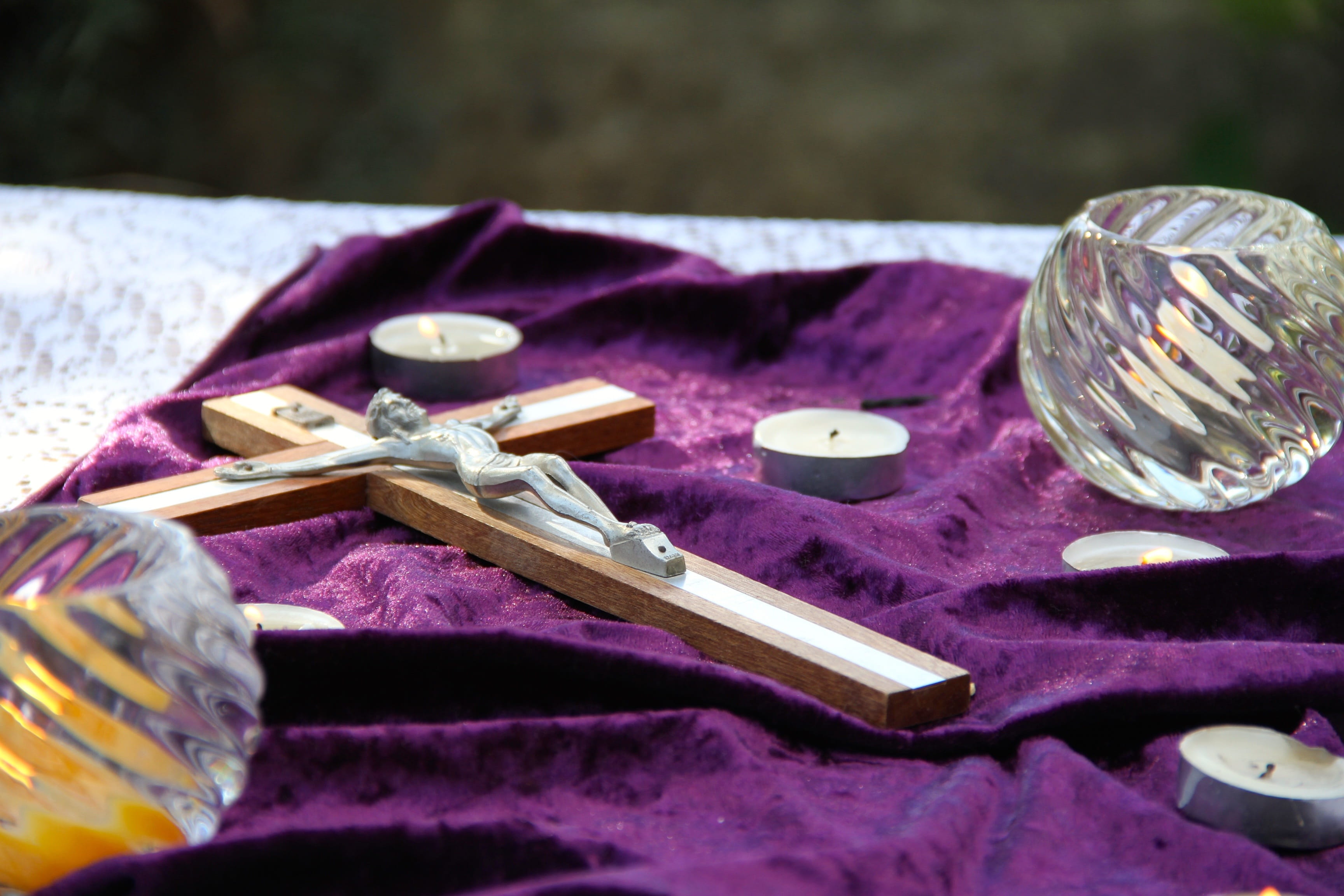 religious, Christ, purple, day, aromatherapy, Easter, Purple, Jesus, jesus, tablecloth, symbol, kitchen utensil, candle, outdoors, faith, place setting, HD Wallpaper
