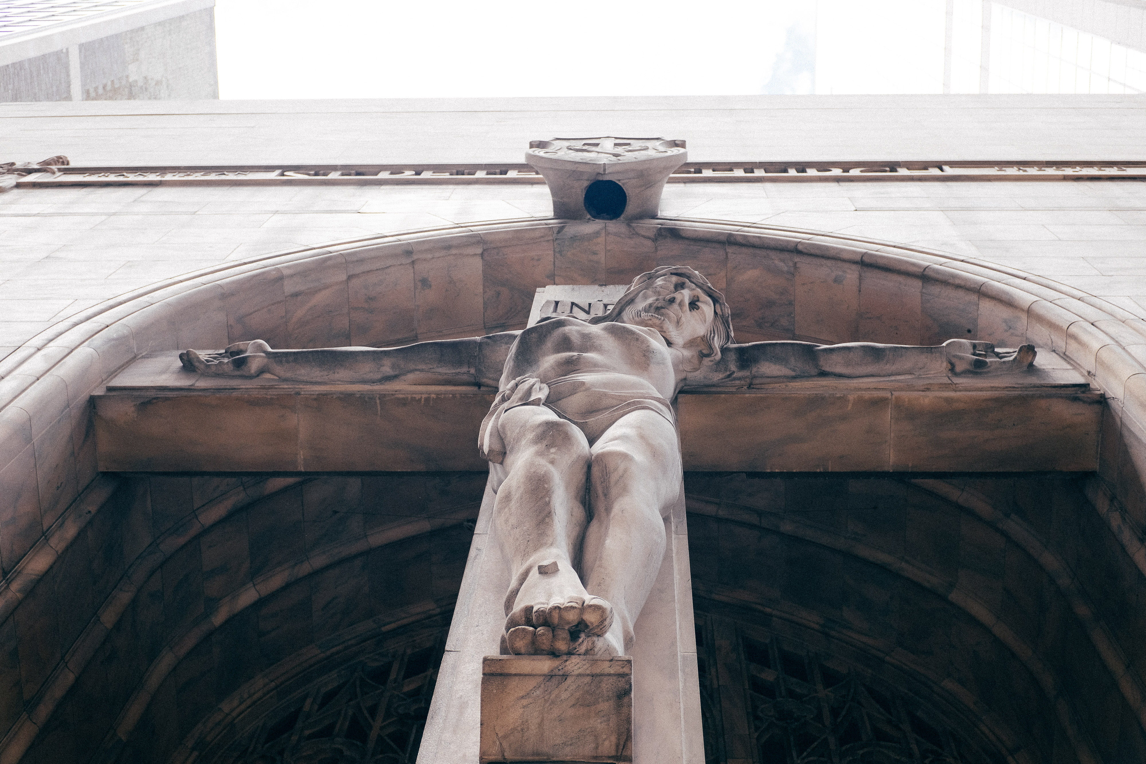day, southern, landmark, facade, historic, vertebrate, 4K, no people, catholic, building exterior, worship, inri, chicago, animal, statue, church, steeple, HD Wallpaper