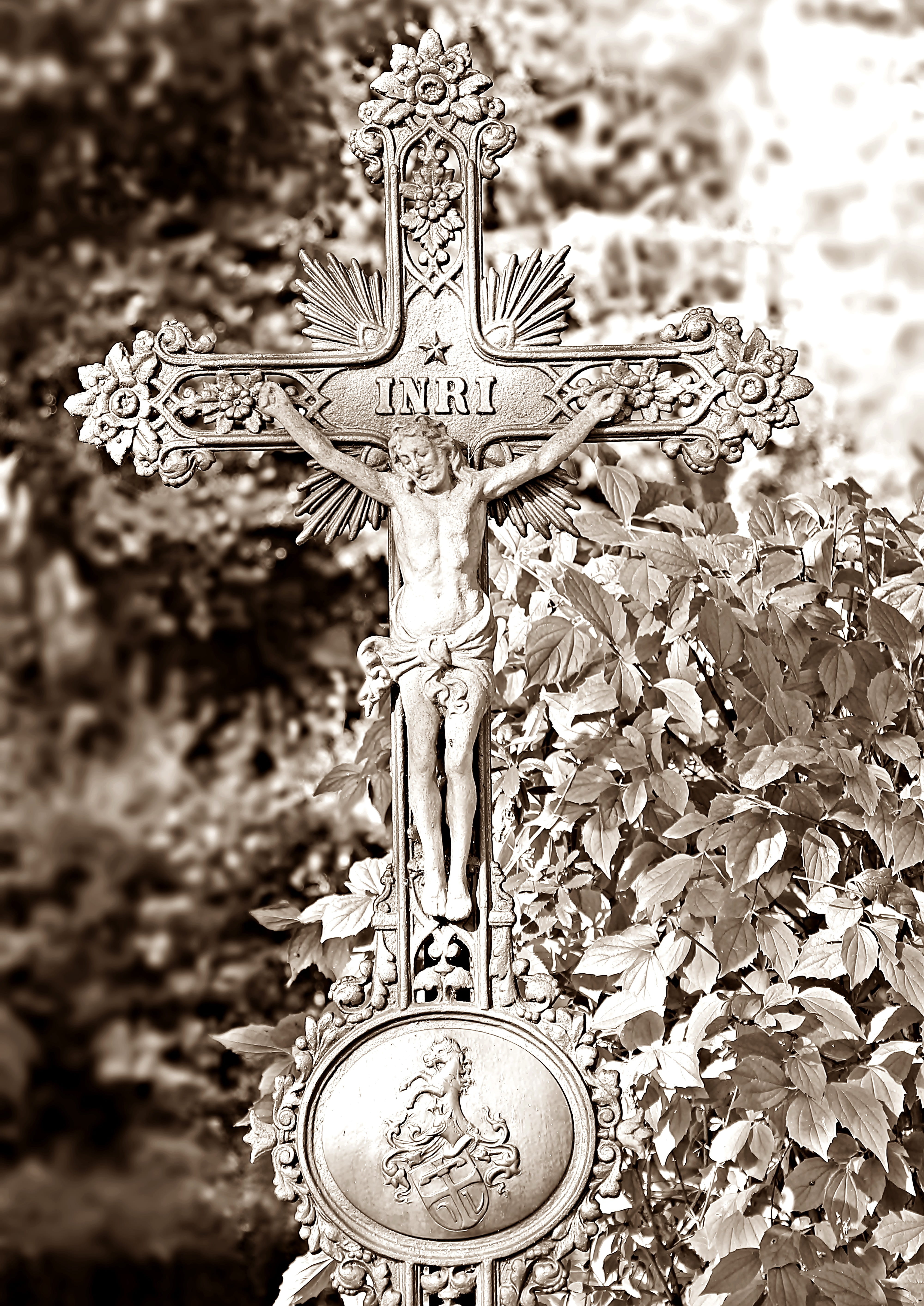 decor, no people, jesus, craft, spirituality, angel, grave, sepia, art and craft, close-up, day, black-and-white, cemetery, inri, catholicism, focus on foreground, Phone HD Wallpaper