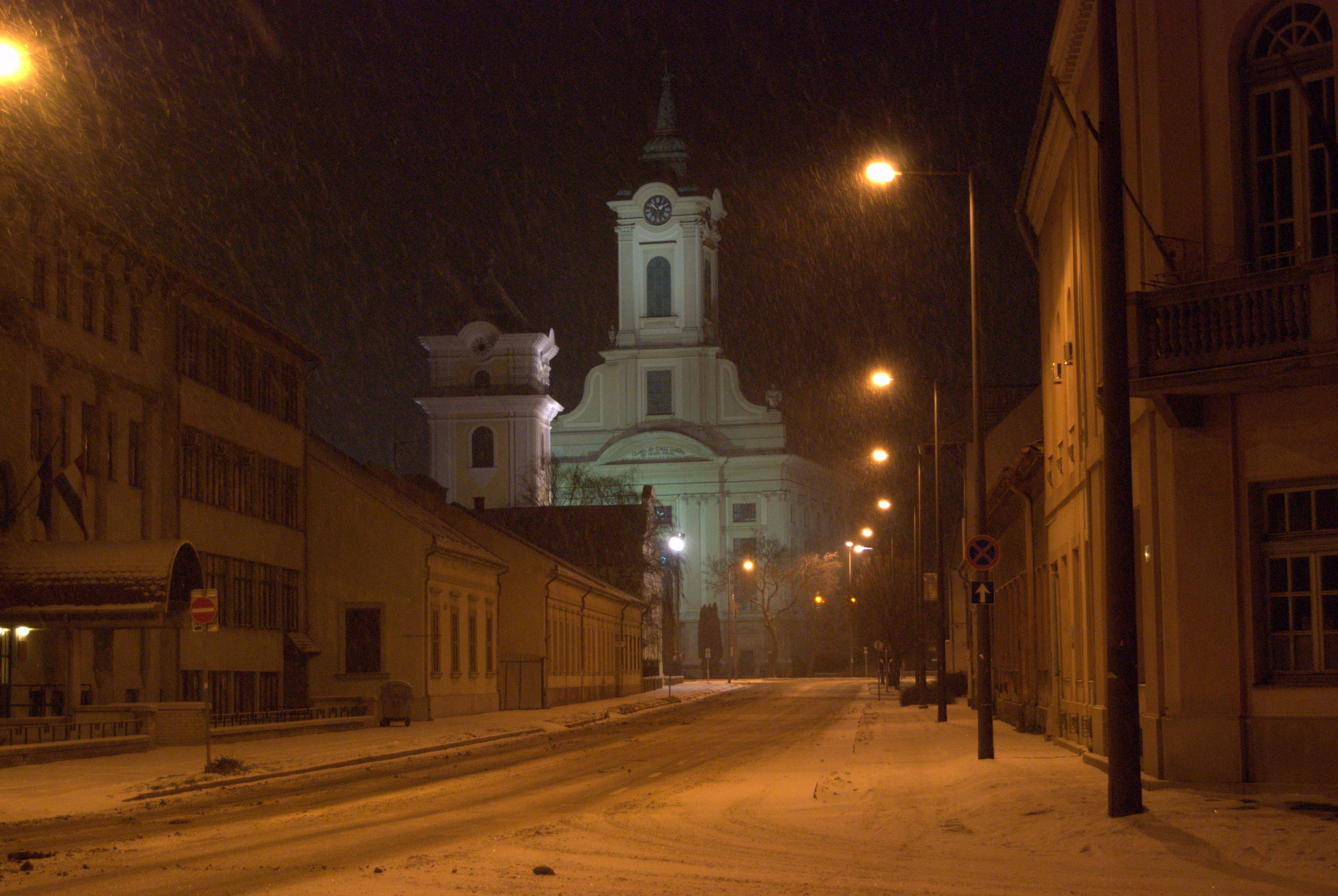 street light, building, snow, lighting equipment, belief, night, Evangelical Church, architecture, building exterior, built structure, 4K, city, spirituality, HD Wallpaper