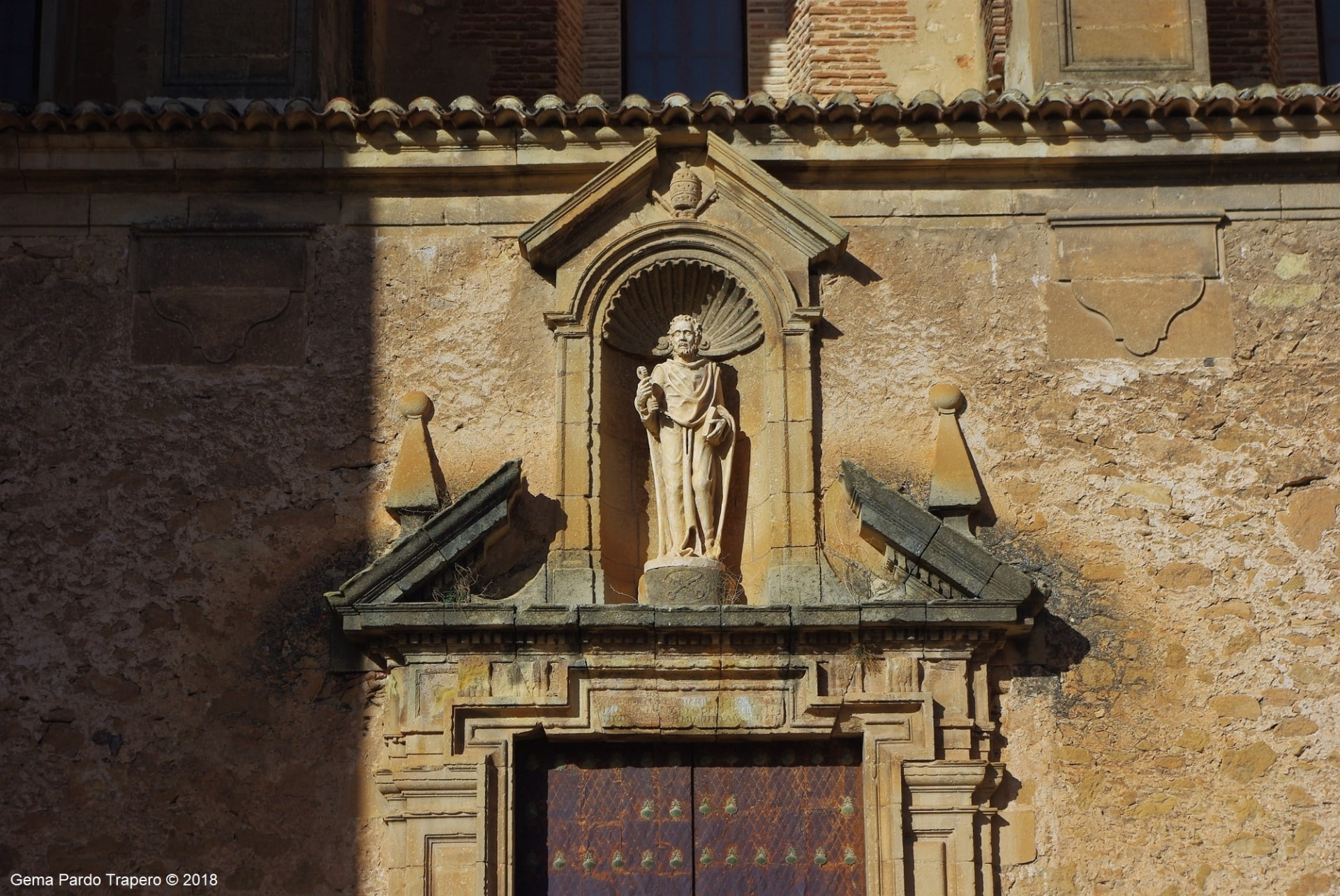 low angle view, sculpture, sunlight, tower, clock, history, outdoors, nature, no people, window, Albacete, Religious, religion, built structure, Architecture, HD Wallpaper