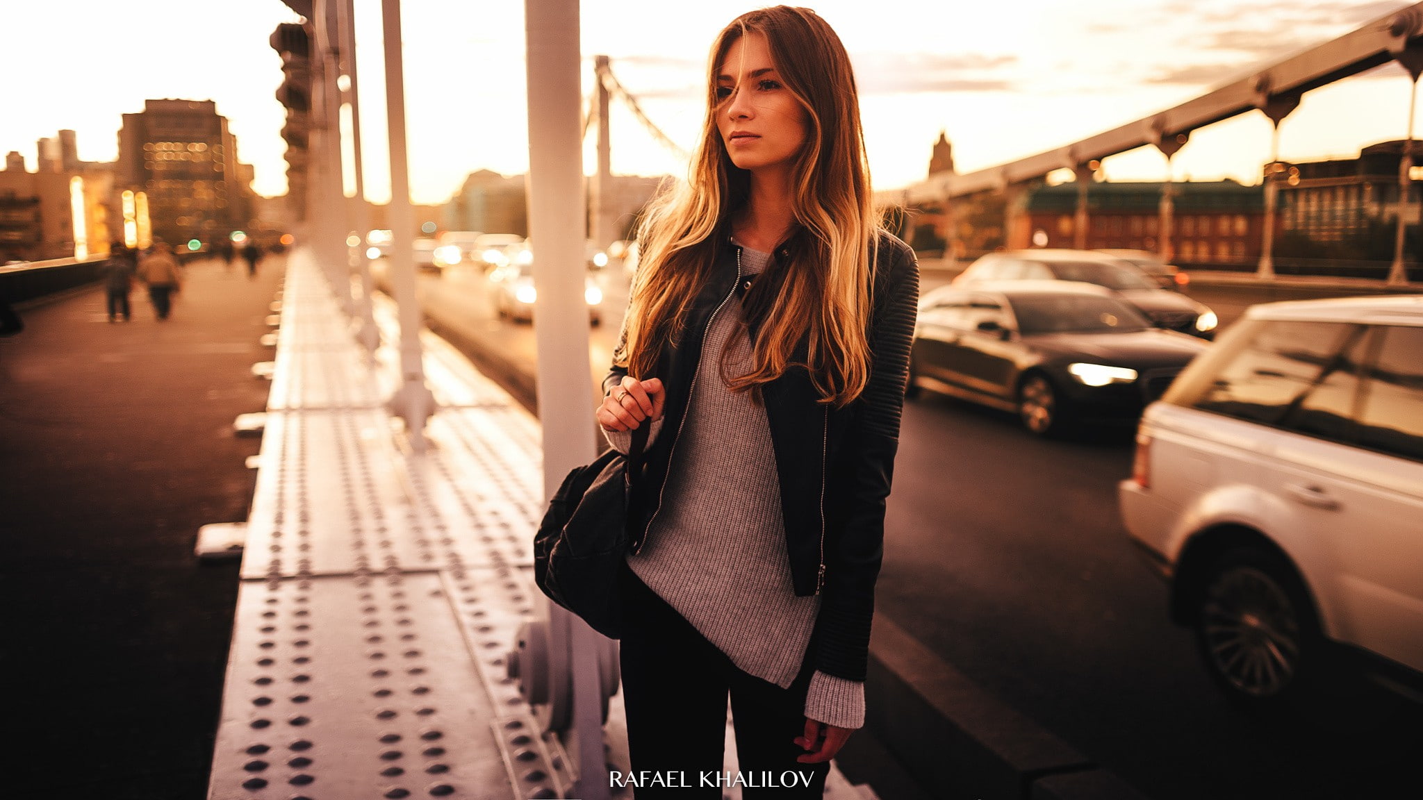 city life, street, adult, blonde, scarf, city, hair, depth of field, car, outdoors, lifestyles, one person, young women, motor vehicle, 1080P, city street, HD Wallpaper