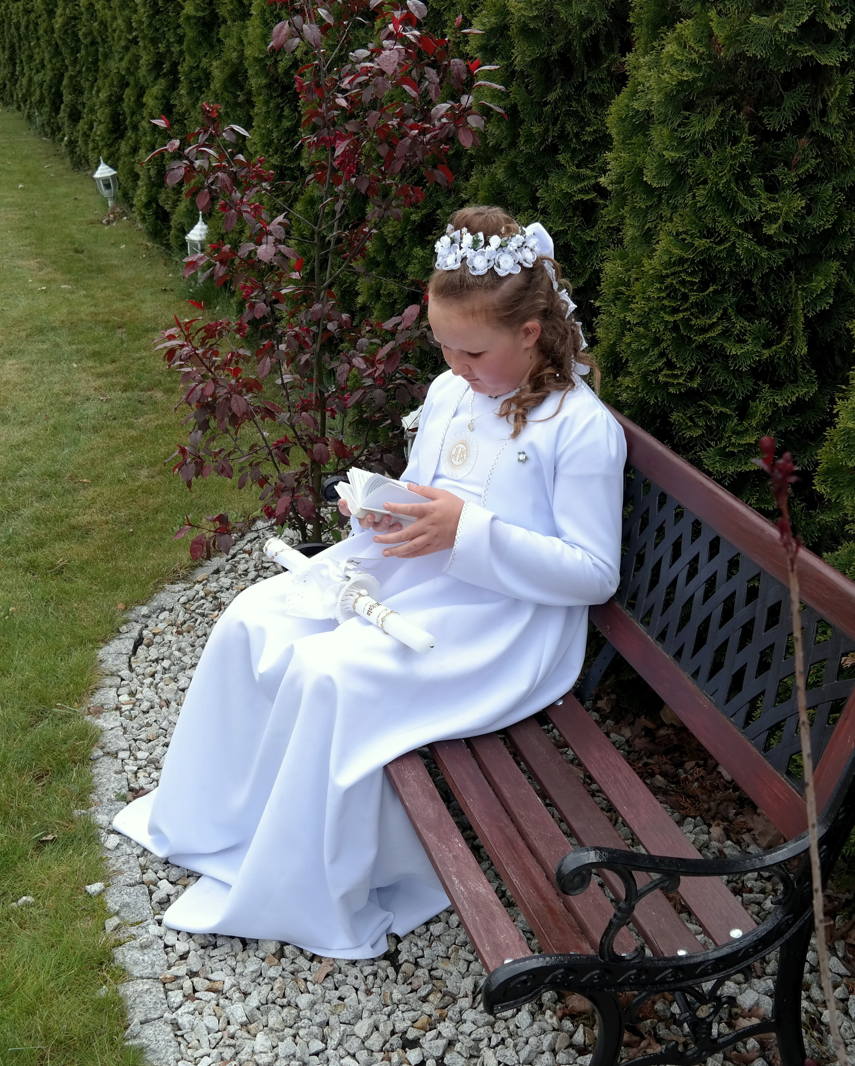 innocence, child, plant, sitting, women, white color, one person, nature, lifestyles, females, girls, day, childhood, seat, flower, full length, catholic, Phone HD Wallpaper