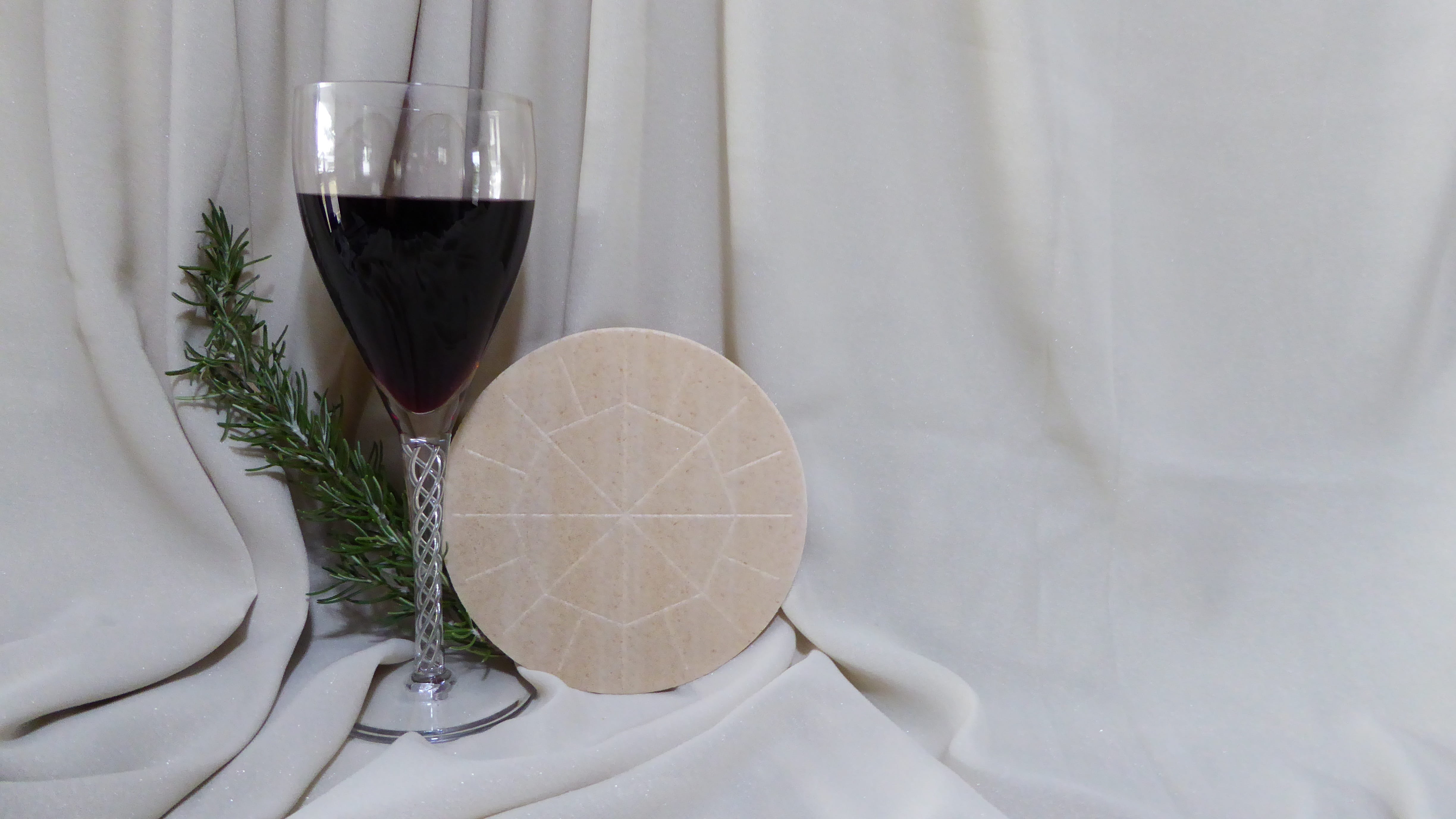 church, food, stem, still life, copy space, wafer, white color, wineglass, no people, long, Eucharist, household equipment, setting, wine, refreshment, HD Wallpaper
