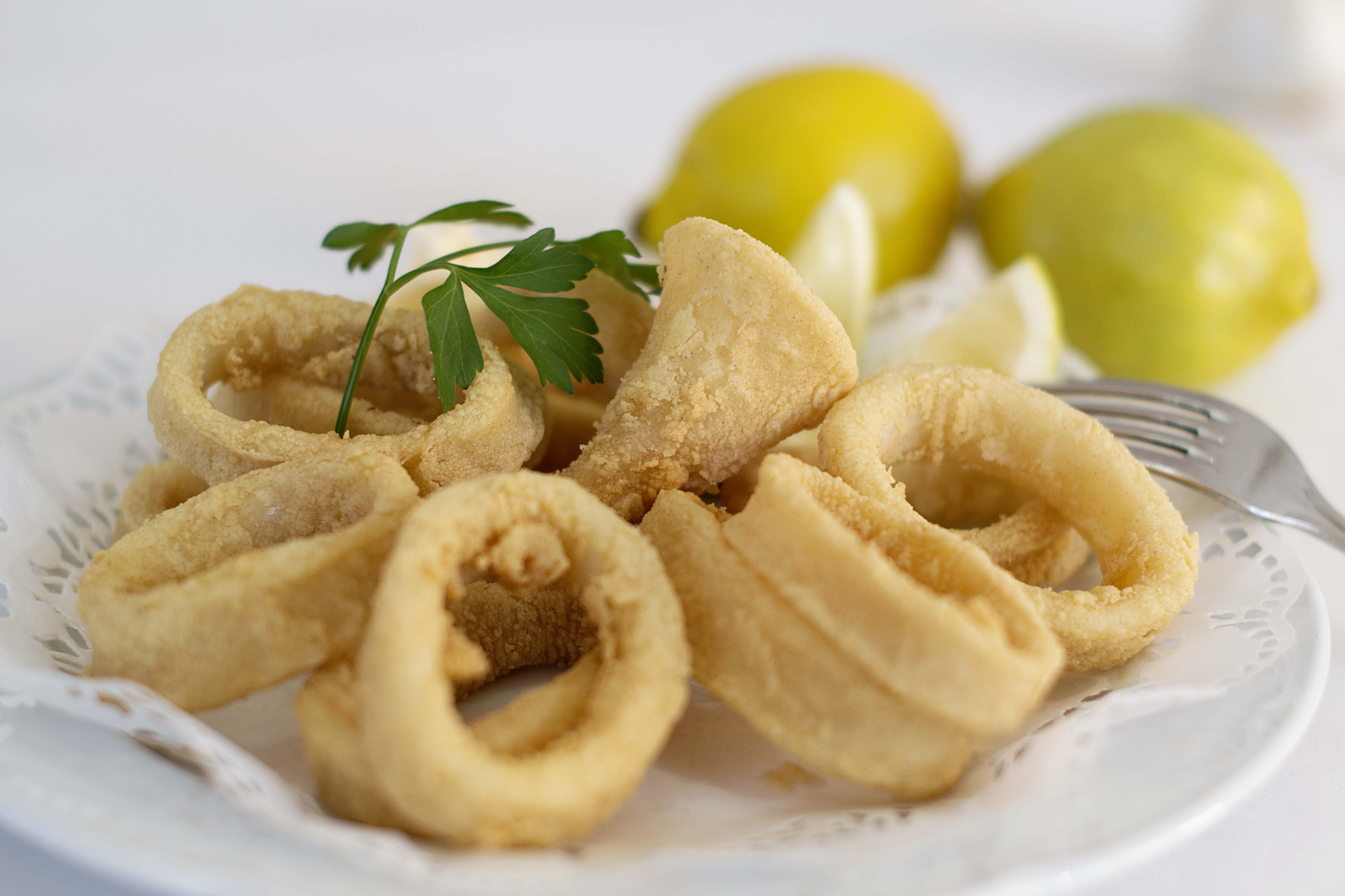 limones, romana, aperitivo, calamares, 4K, plato, HD Wallpaper