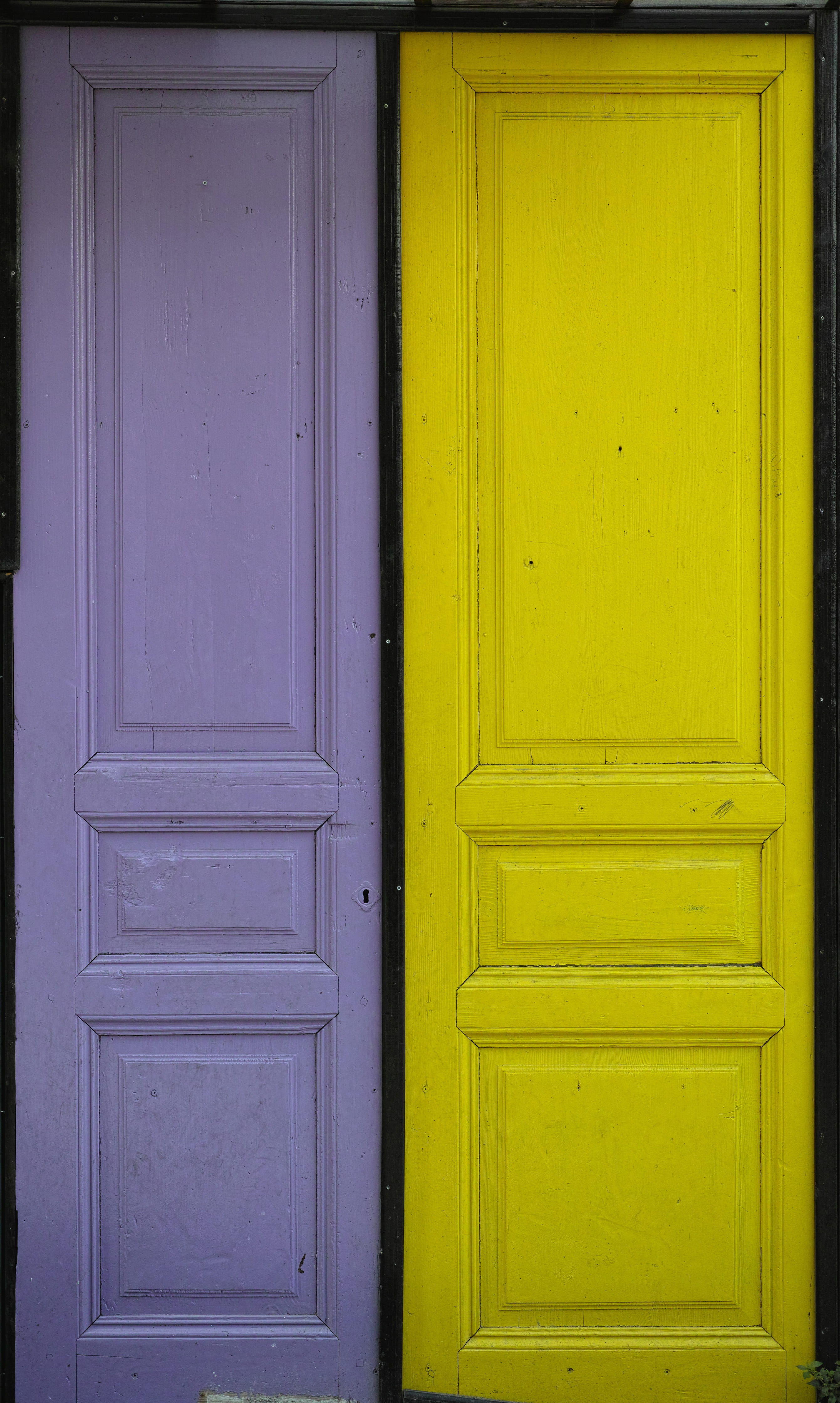 Plato, pattern, Building, outdoors, Yellow, house, day, close-up, architecture, Door, security, beautiful, backgrounds, building exterior, old, safety, Phone HD Wallpaper