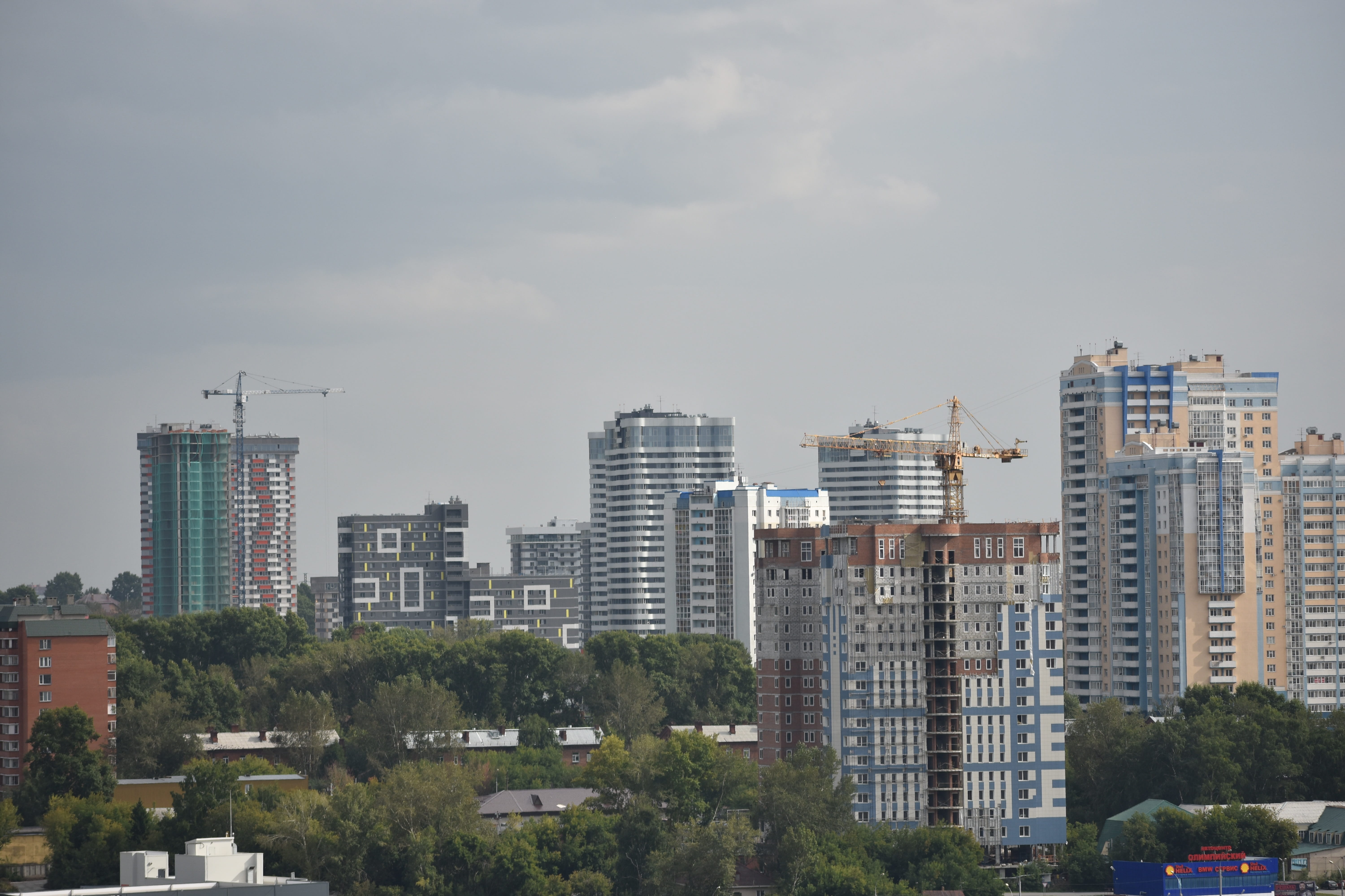 cloud - sky, modern, tree, day, construction, no people, nature, skyscraper, apartment, cityscape, office building exterior, residential district, architecture, HD Wallpaper
