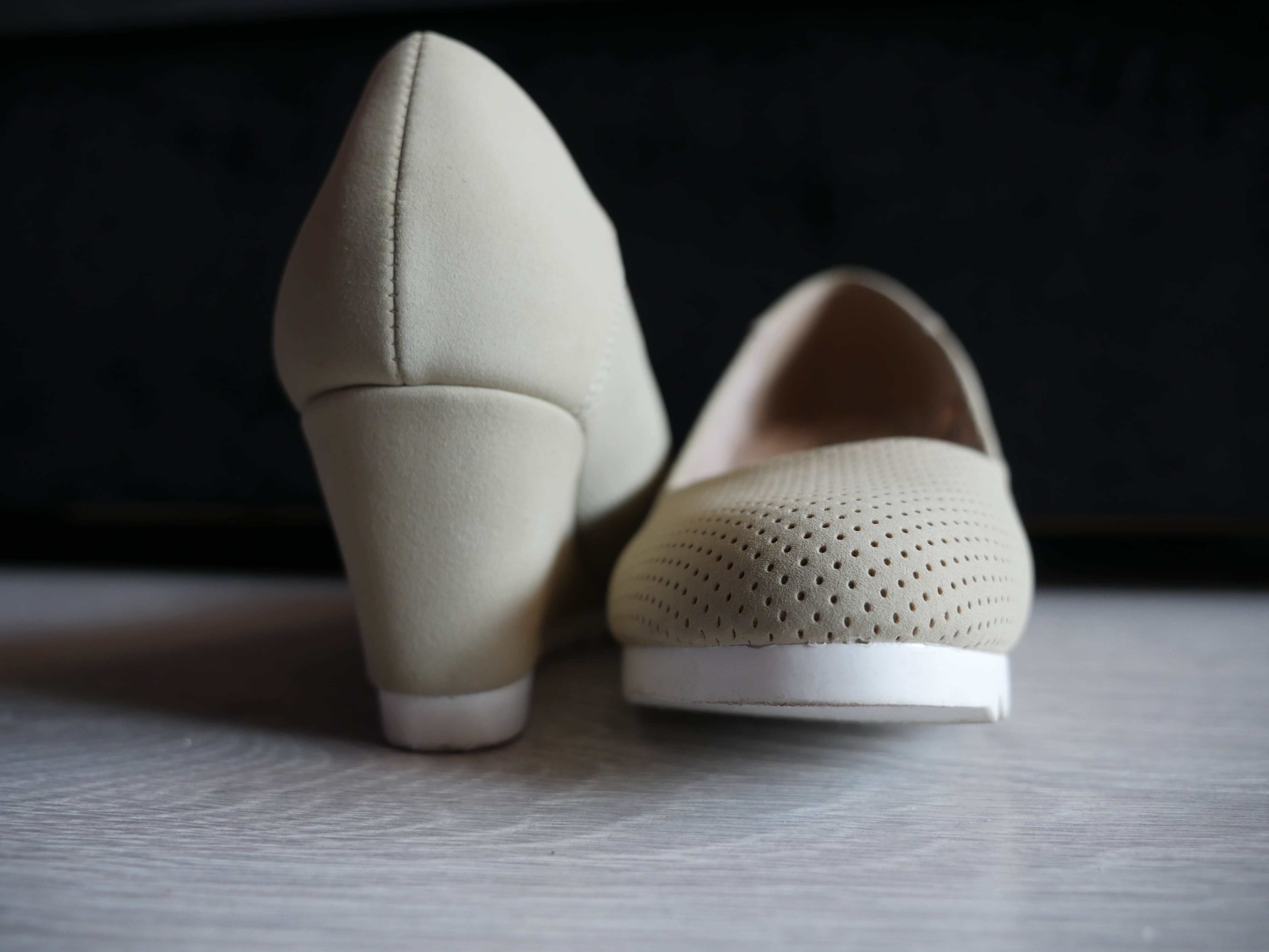 beige, wedge heel, black background, elegance, womens shoes, focus on foreground, table, wellbeing, nature, two objects, group of objects, wood - material, HD Wallpaper