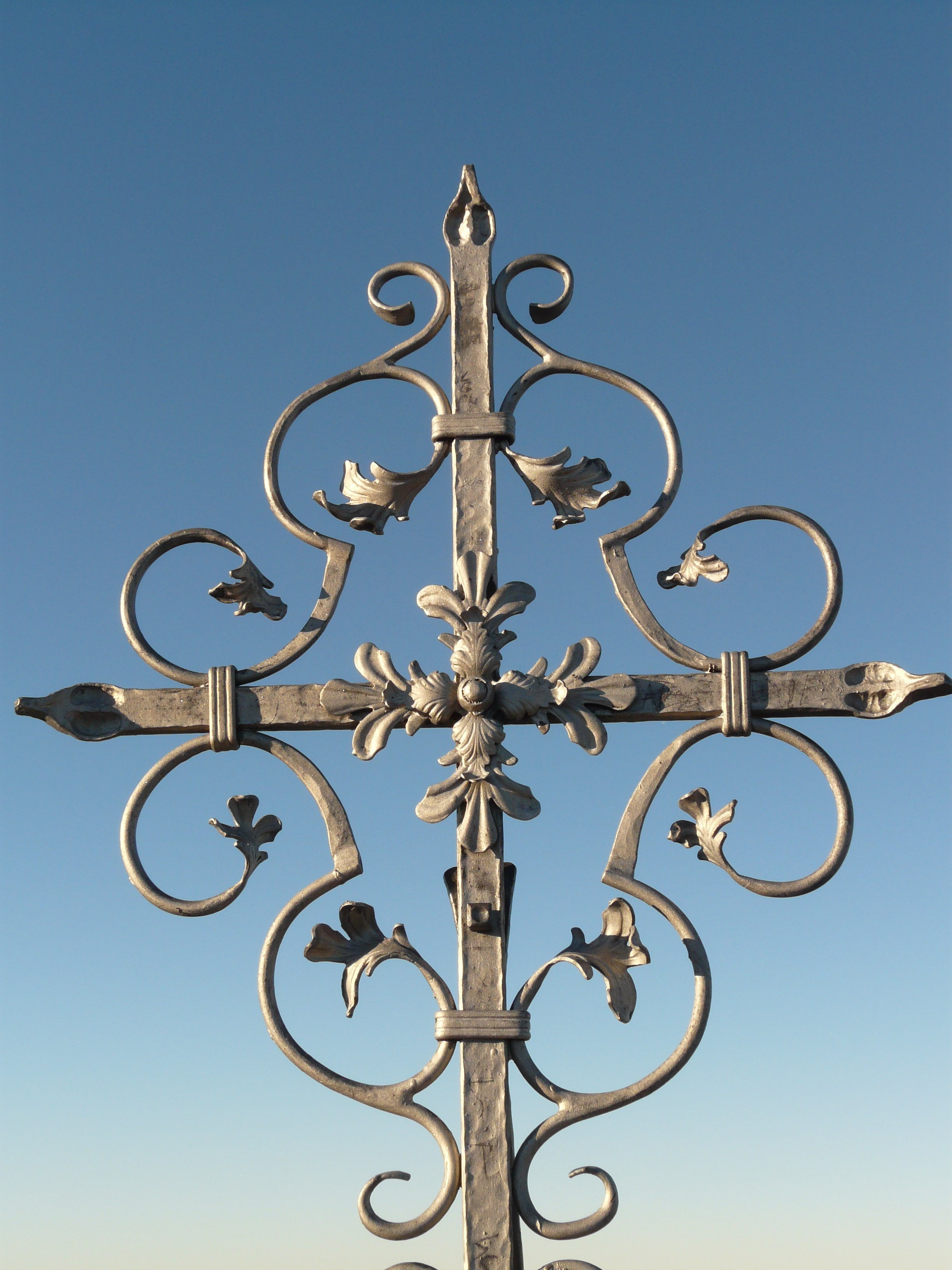 architecture, iron, design, iron - metal, sky, floral pattern, christianity, pattern, metal, faith, low angle view, close-up, clear sky, nature, protection, Phone HD Wallpaper
