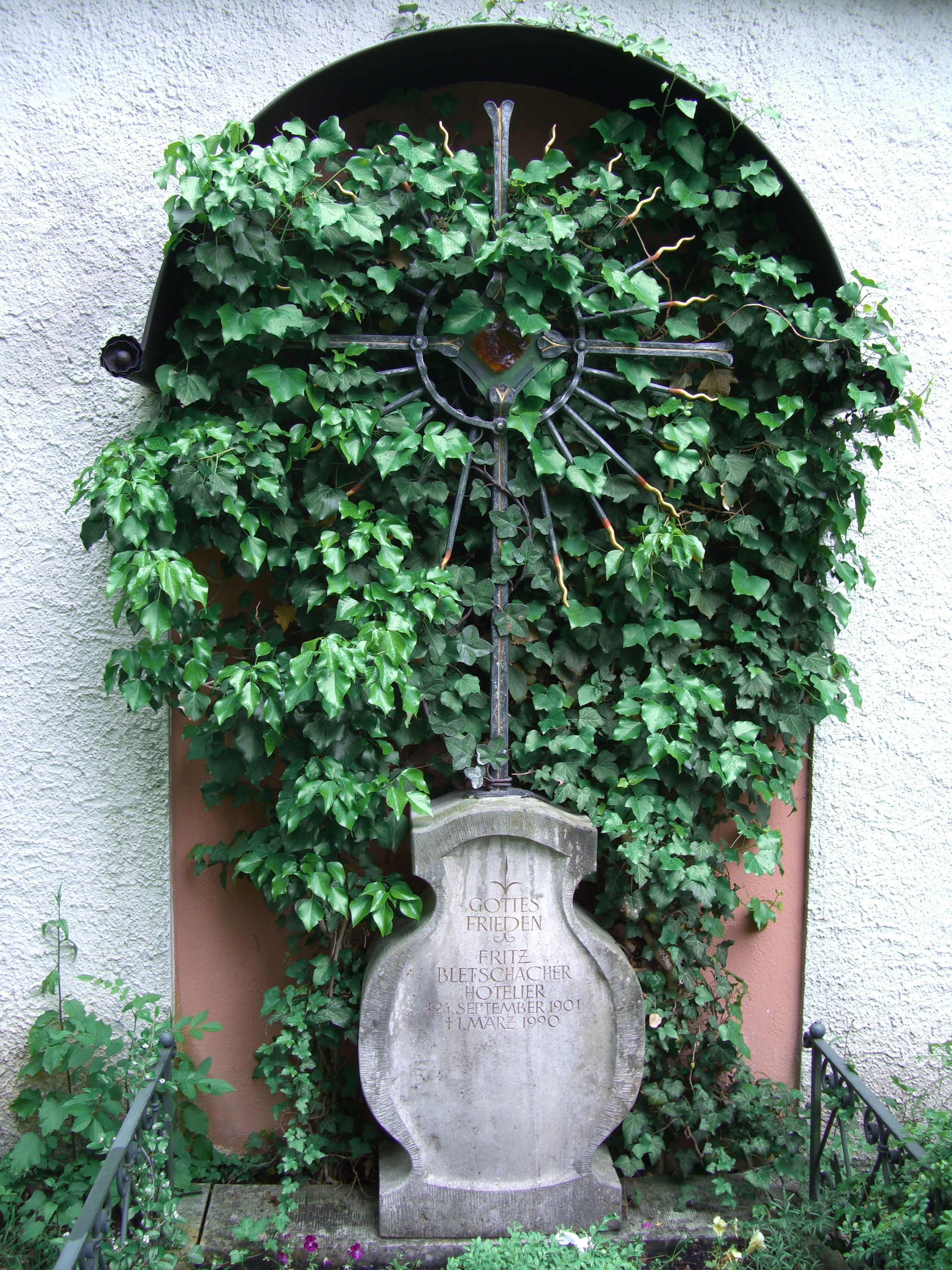 creeper plant, wrought iron cross, no people, house, decoration, wall, architecture, wall - building feature, day, plant, 2K, tree, old cemetery, built structure, Phone HD Wallpaper