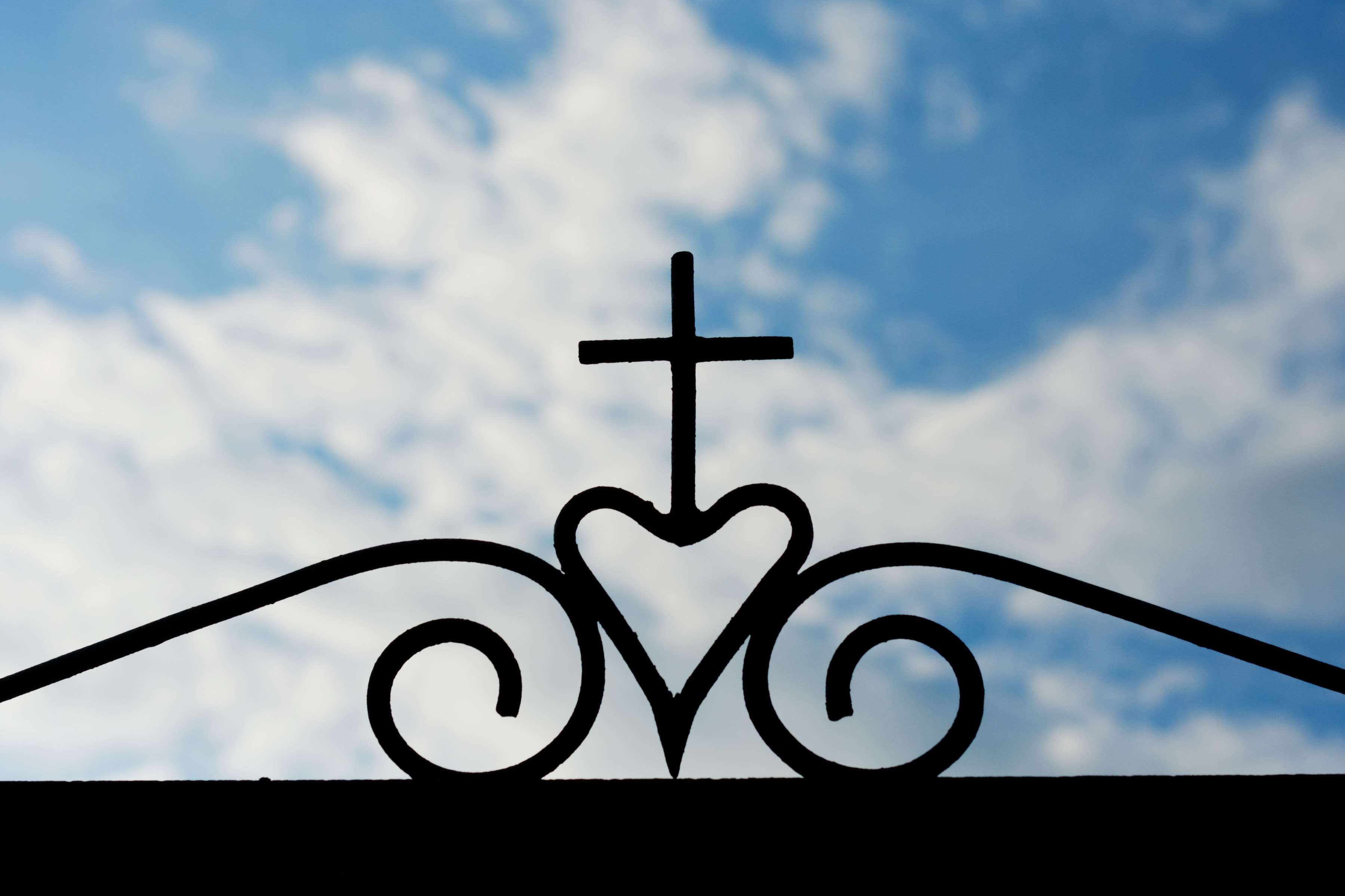 cross, close-up, security, safety, metal, sky, fence, silhouette, boundary, day, nature, cloud - sky, protection, religion, theme silhouettes, low angle view, HD Wallpaper
