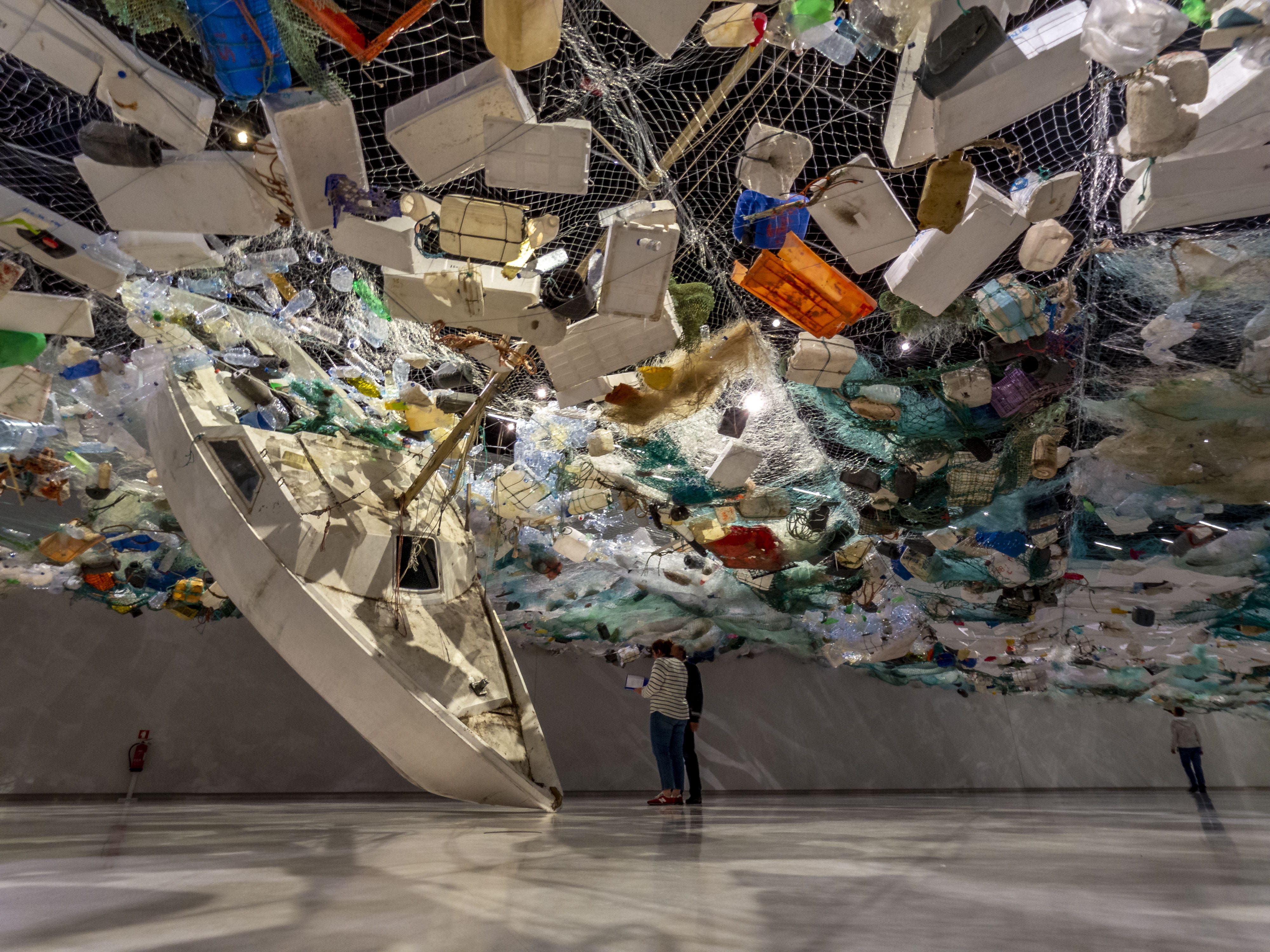 pattern, day, large group of objects, trash, flooring, lisbon, person, creativity, transportation, 4K, animal, art and craft, standing, human, glass - material, HD Wallpaper